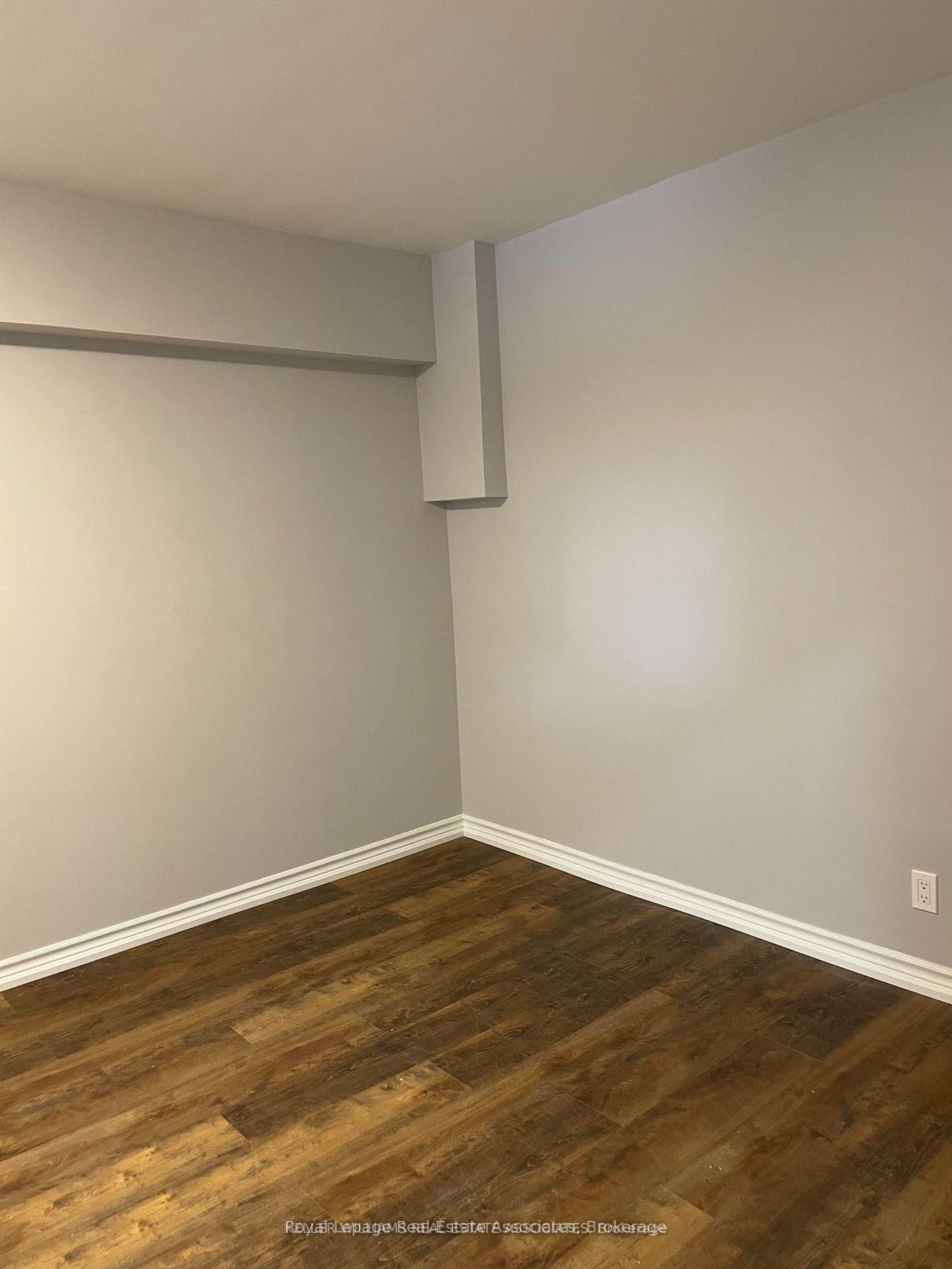 Photo 31 of 233 Lakeshore Road E, Mississauga, Port Credit — HOMEH