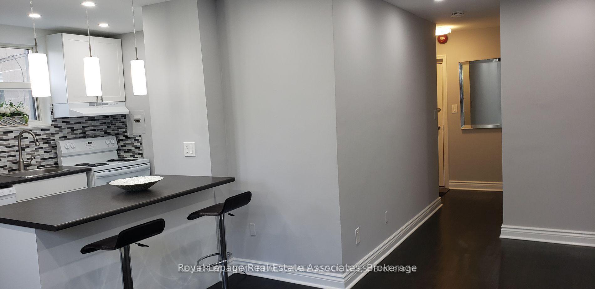 Photo 40 of 233 Lakeshore Road E, Mississauga, Port Credit — HOMEH