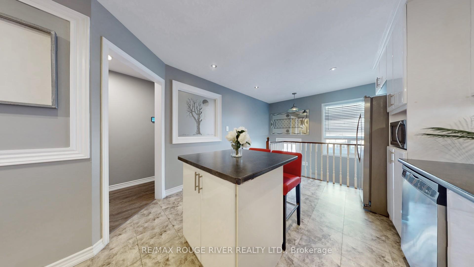 Photo 23 of 87 St Thomas Street, Whitby, Brooklin — HOMEH