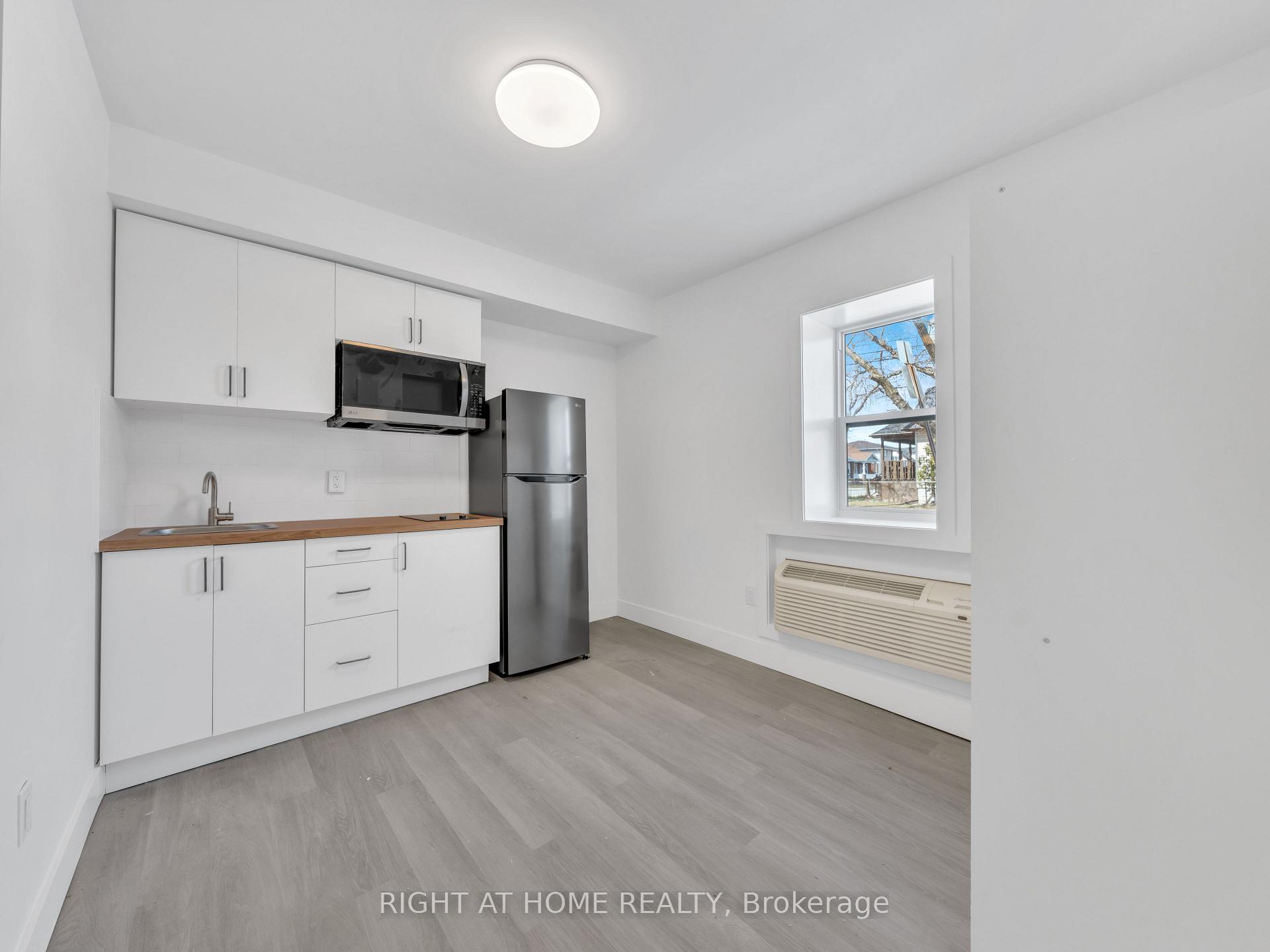 Photo 13 of 1804 Drouillard Road, Windsor — HOMEH