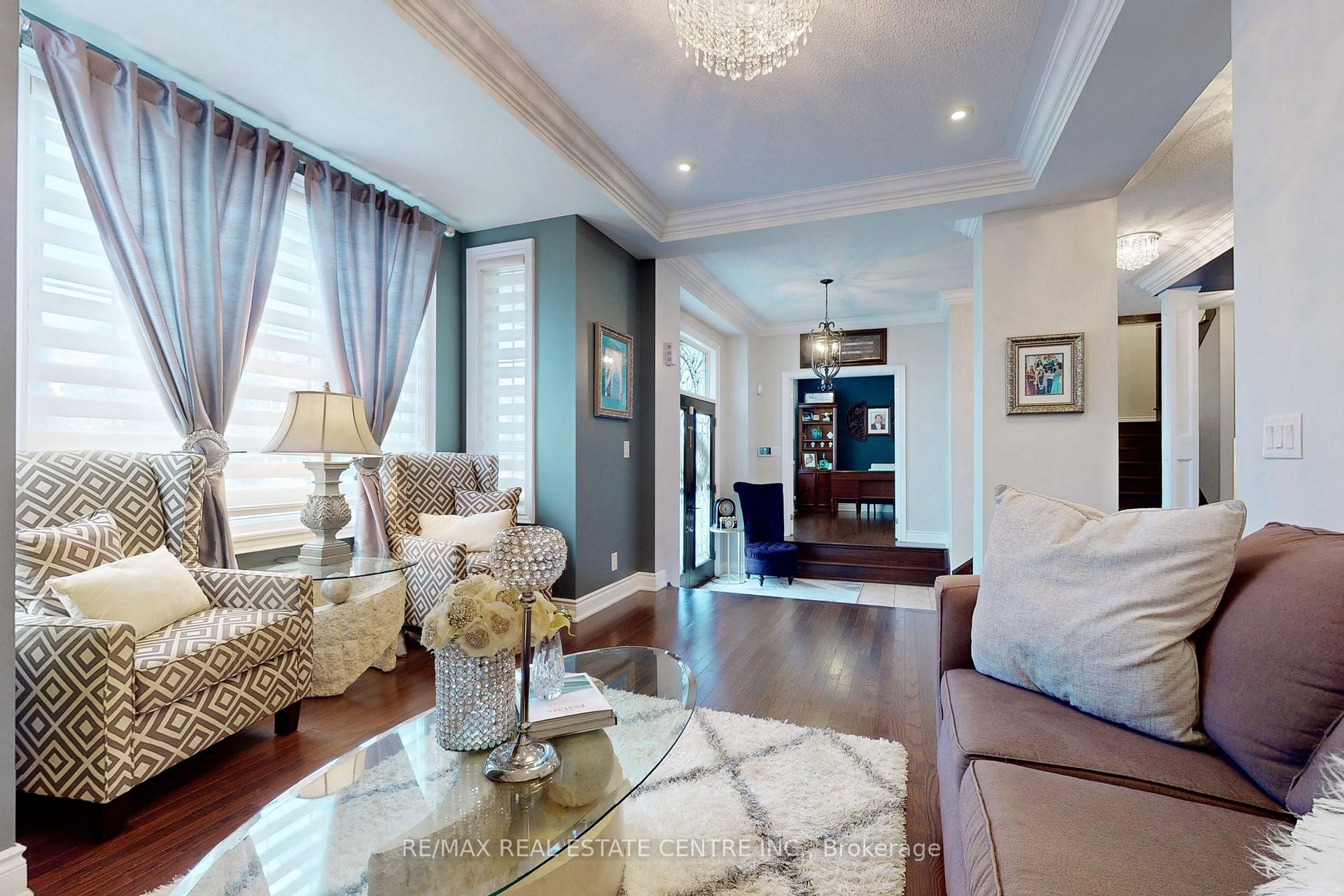 Photo 3 of 172 Elbern Markell Drive, Brampton, Credit Valley — HOMEH