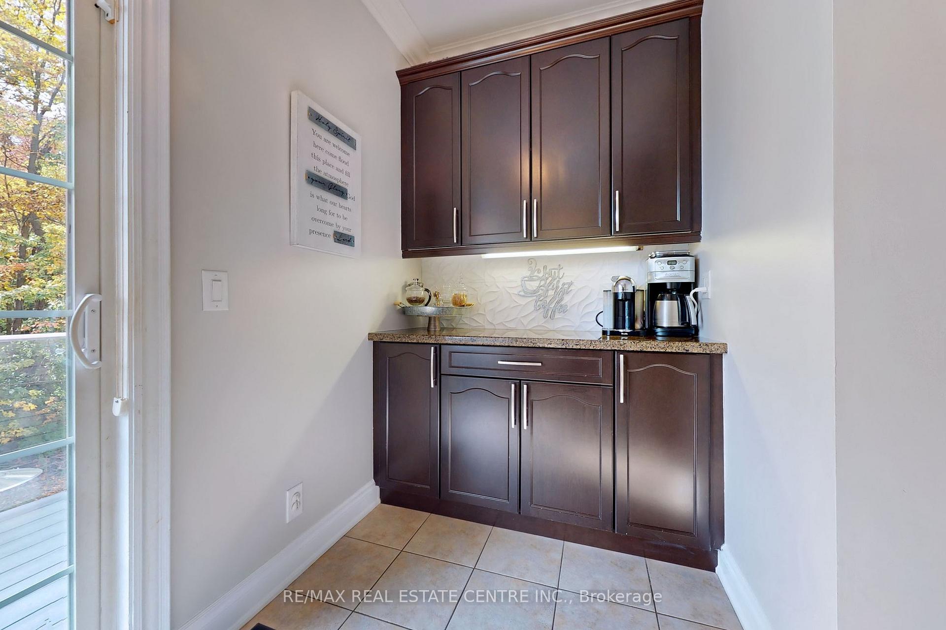 Photo 9 of 172 Elbern Markell Drive, Brampton, Credit Valley — HOMEH