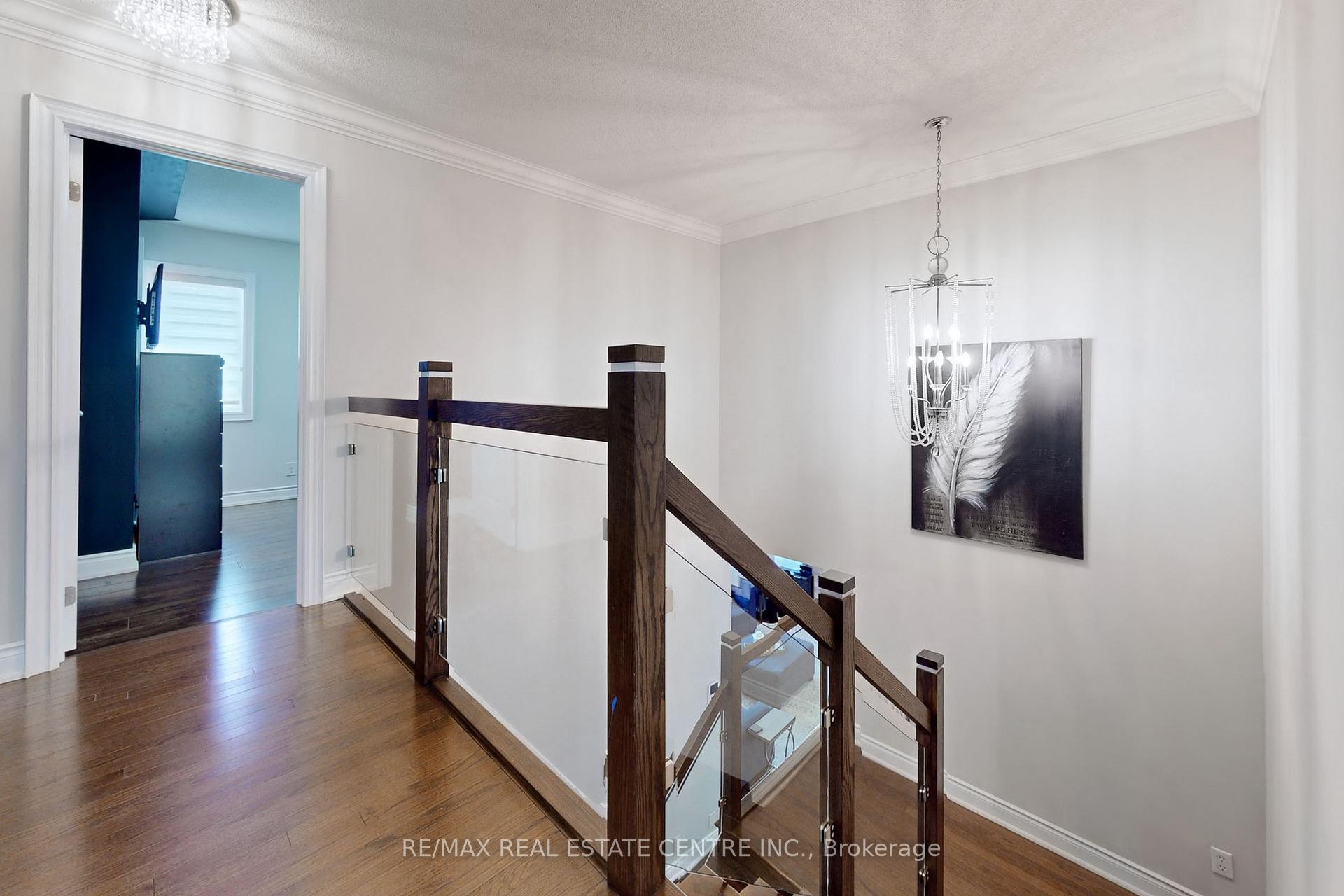 Photo 11 of 172 Elbern Markell Drive, Brampton, Credit Valley — HOMEH