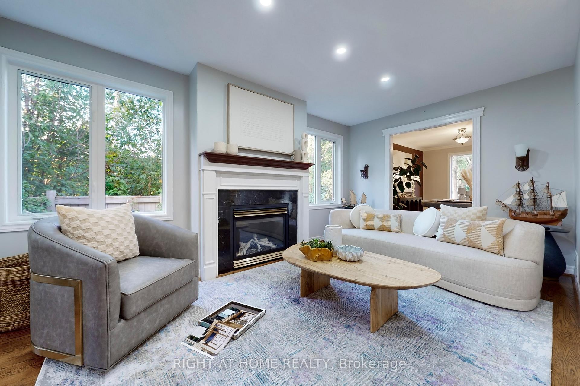 Photo 3 of 49 Giotto Crescent, Vaughan, Maple — HOMEH