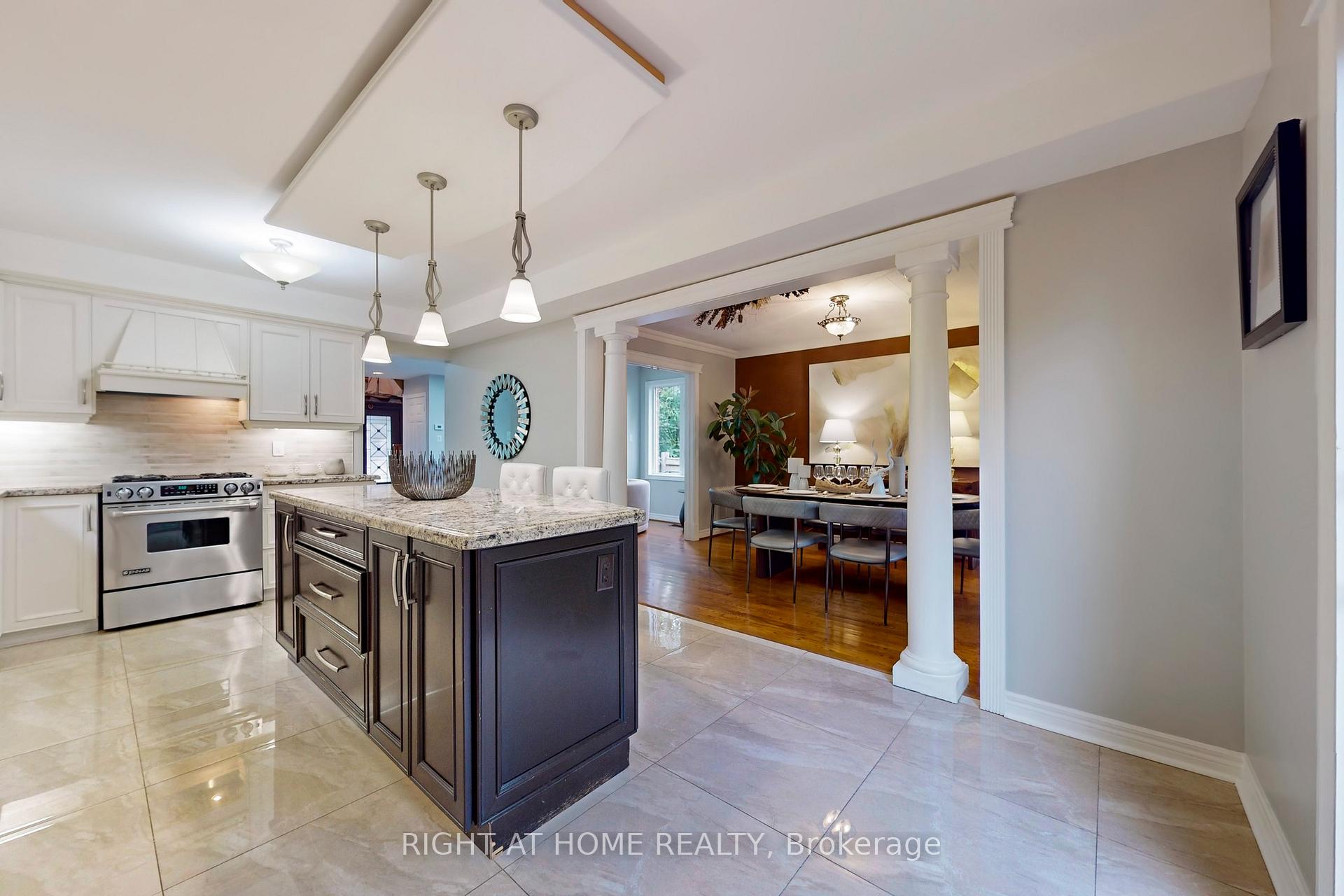 Photo 15 of 49 Giotto Crescent, Vaughan, Maple — HOMEH