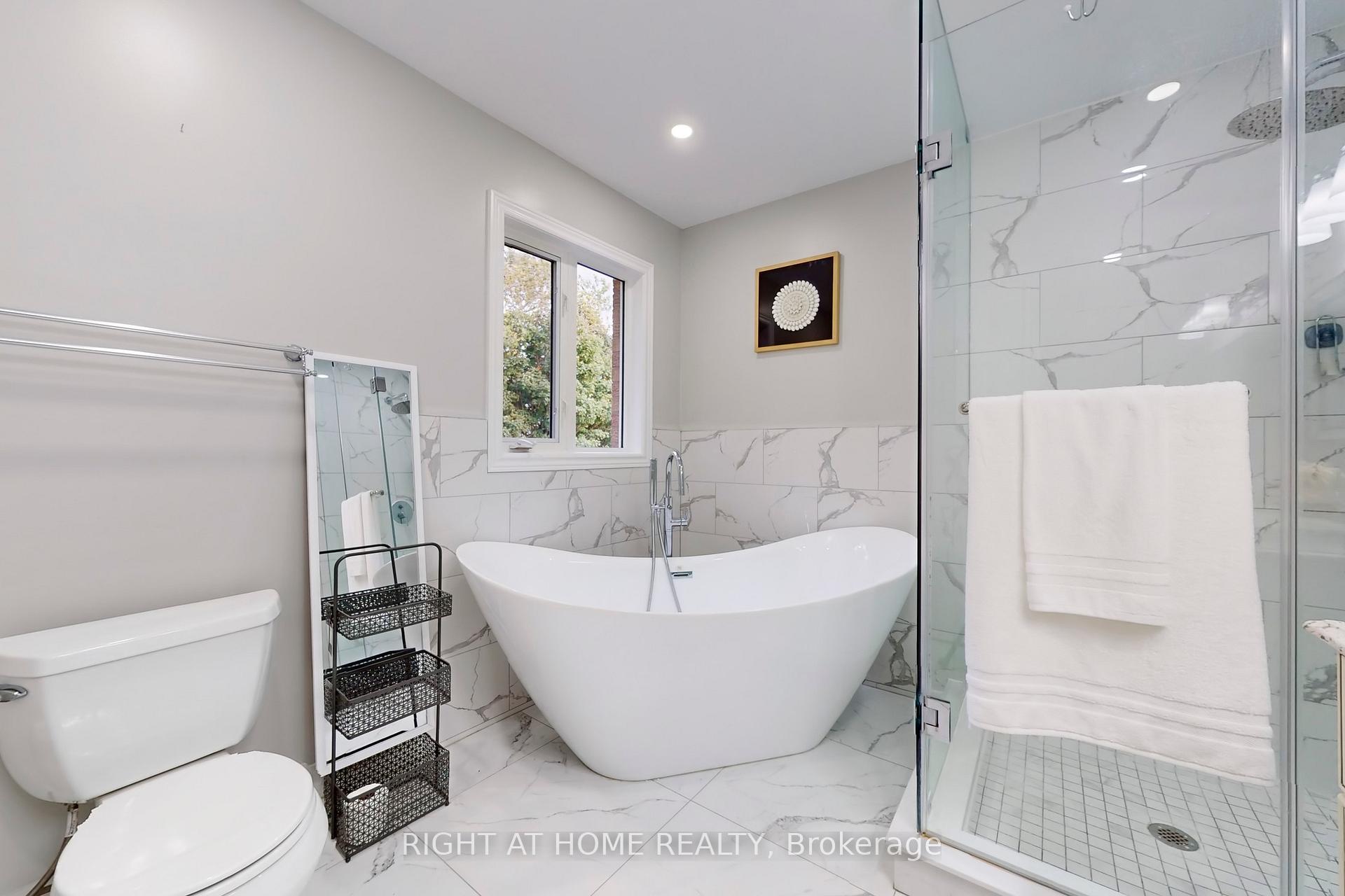 Photo 20 of 49 Giotto Crescent, Vaughan, Maple — HOMEH