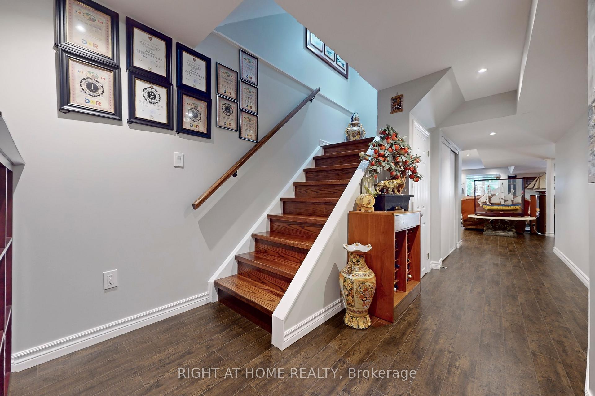 Photo 37 of 49 Giotto Crescent, Vaughan, Maple — HOMEH