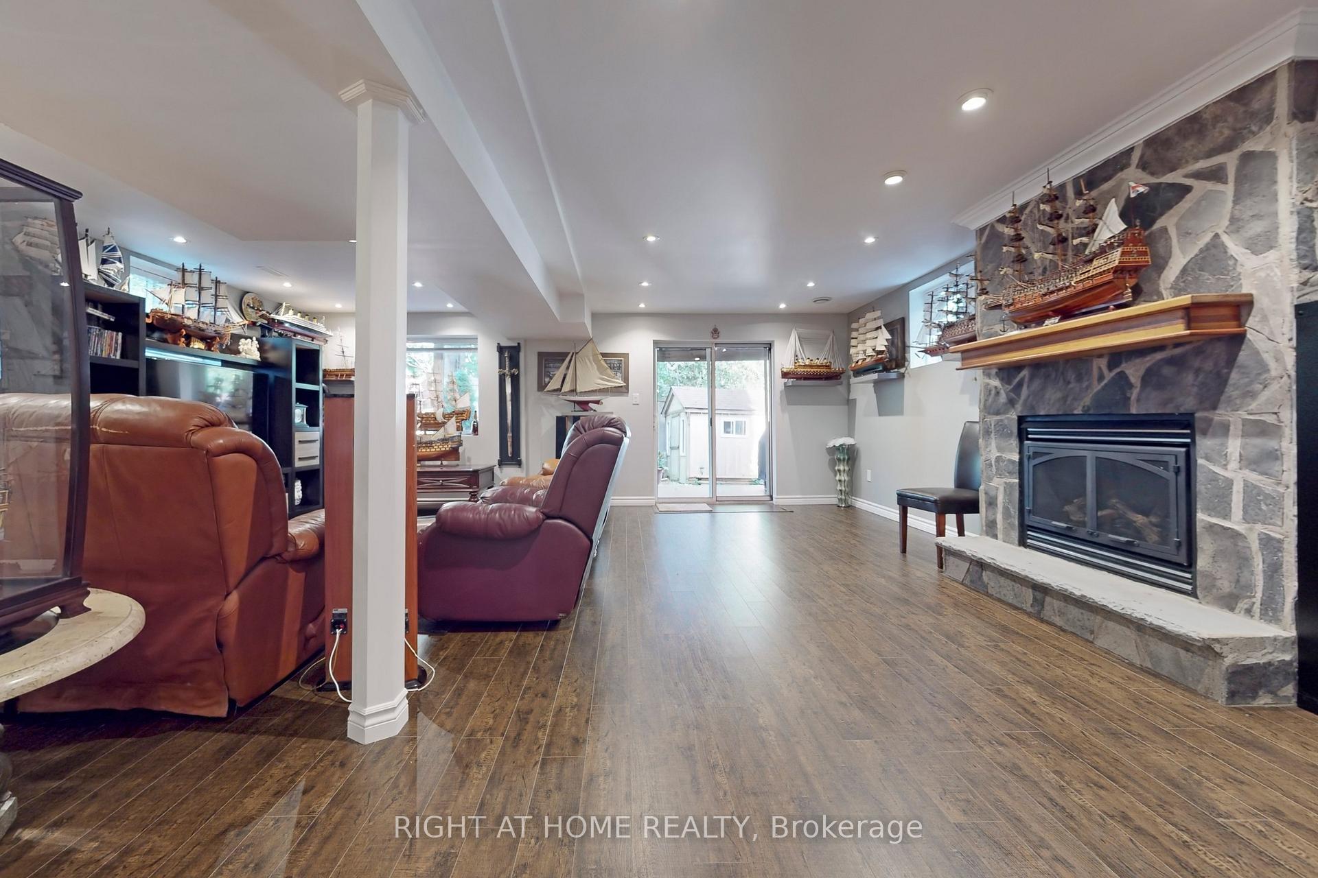 Photo 38 of 49 Giotto Crescent, Vaughan, Maple — HOMEH