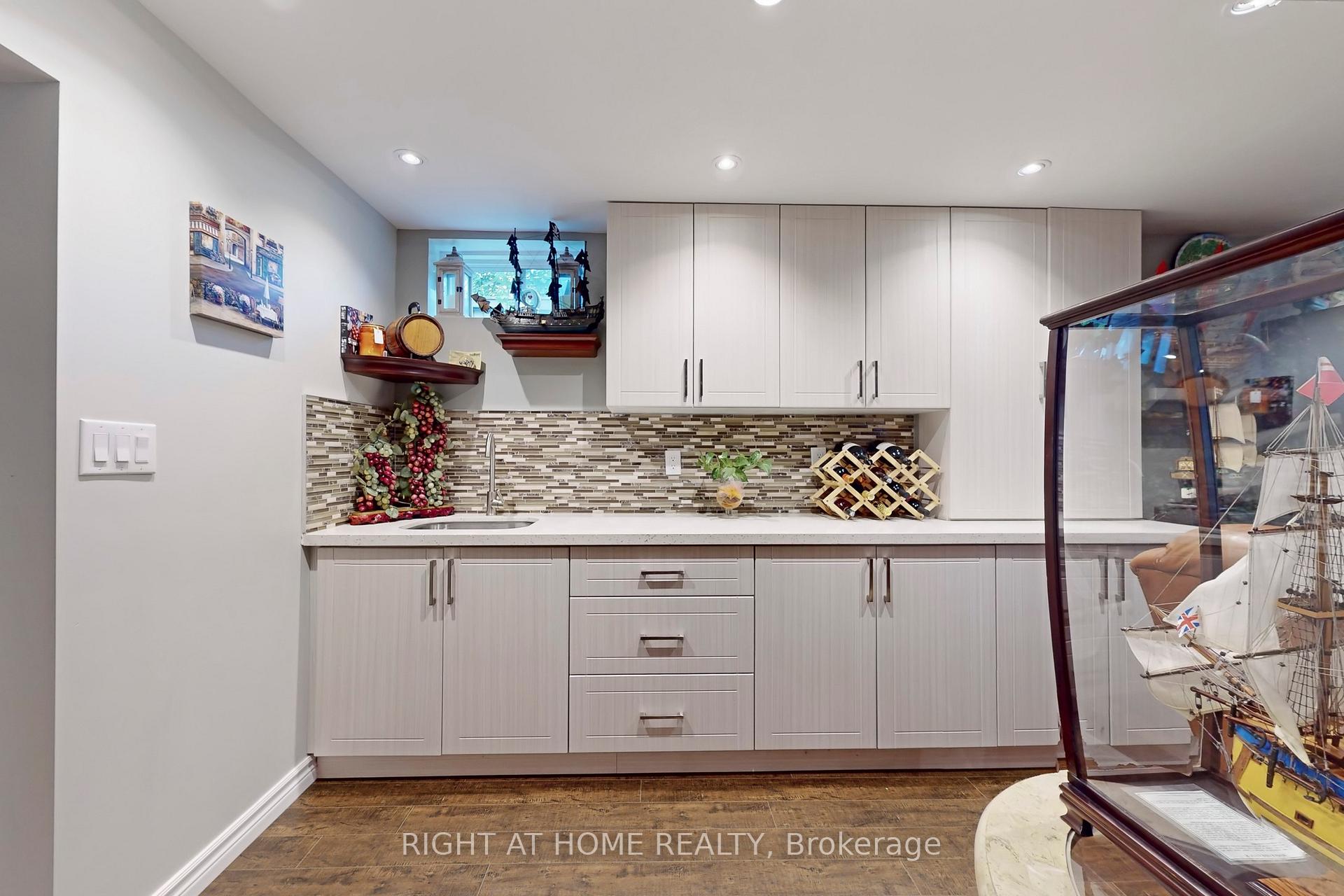 Photo 34 of 49 Giotto Crescent, Vaughan, Maple — HOMEH