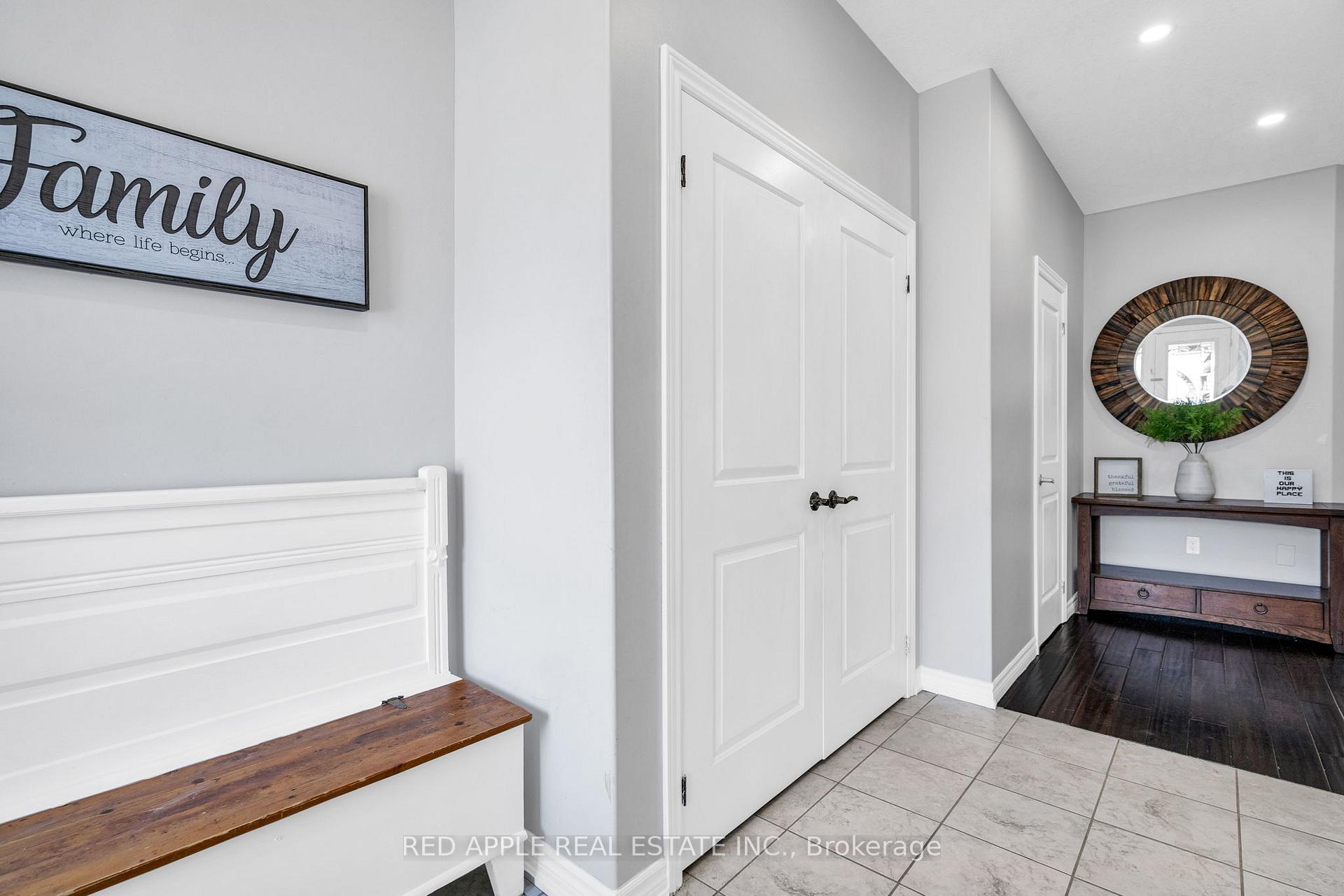 Photo 3 of 21 Holt Drive, New Tecumseth, Alliston — HOMEH