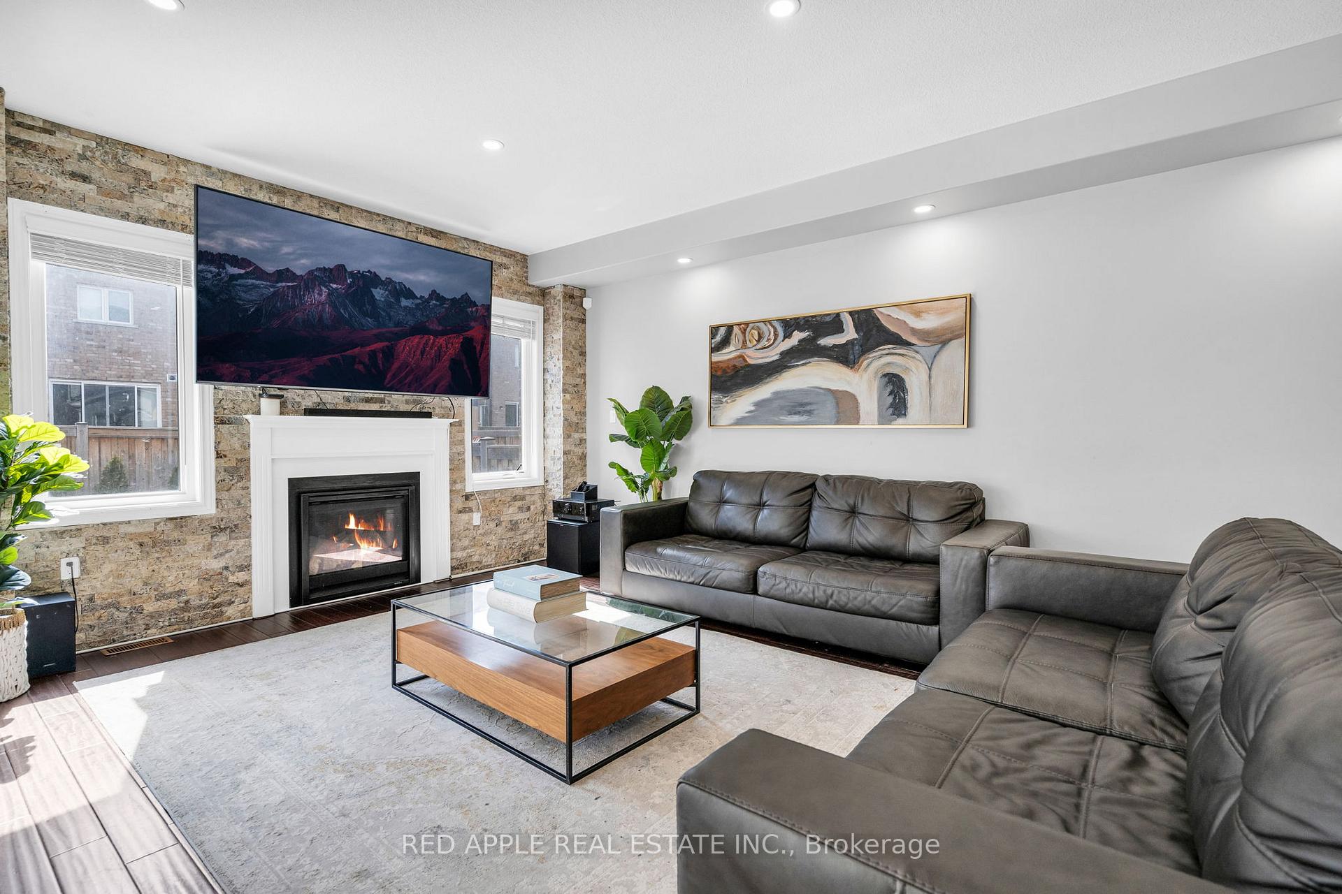 Photo 9 of 21 Holt Drive, New Tecumseth, Alliston — HOMEH