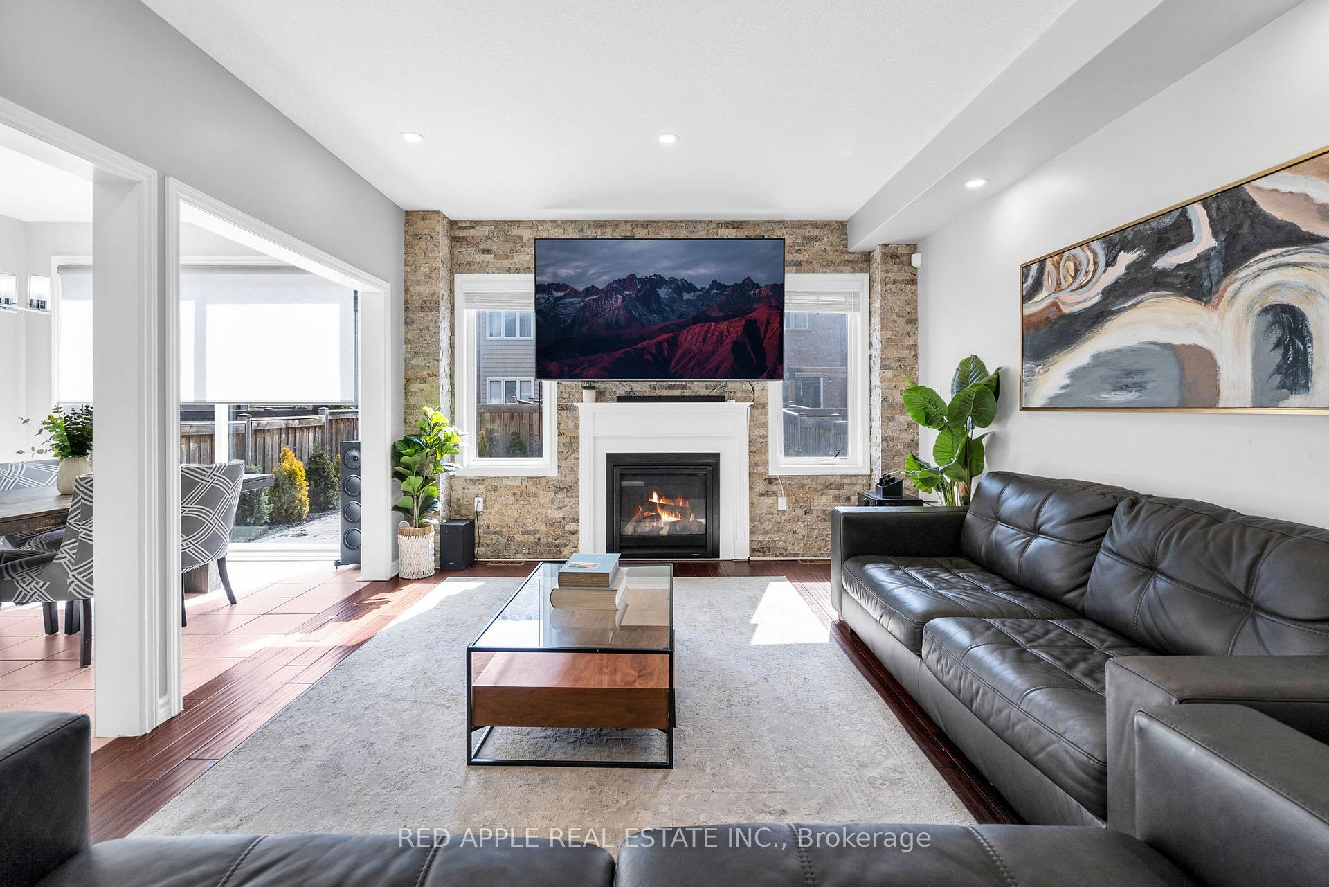 Photo 5 of 21 Holt Drive, New Tecumseth, Alliston — HOMEH