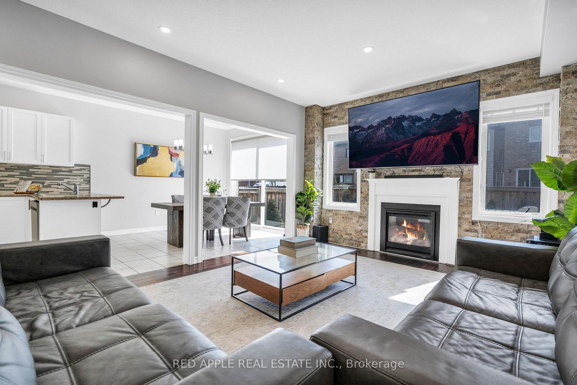 Photo 7 of 21 Holt Drive, New Tecumseth, Alliston — HOMEH
