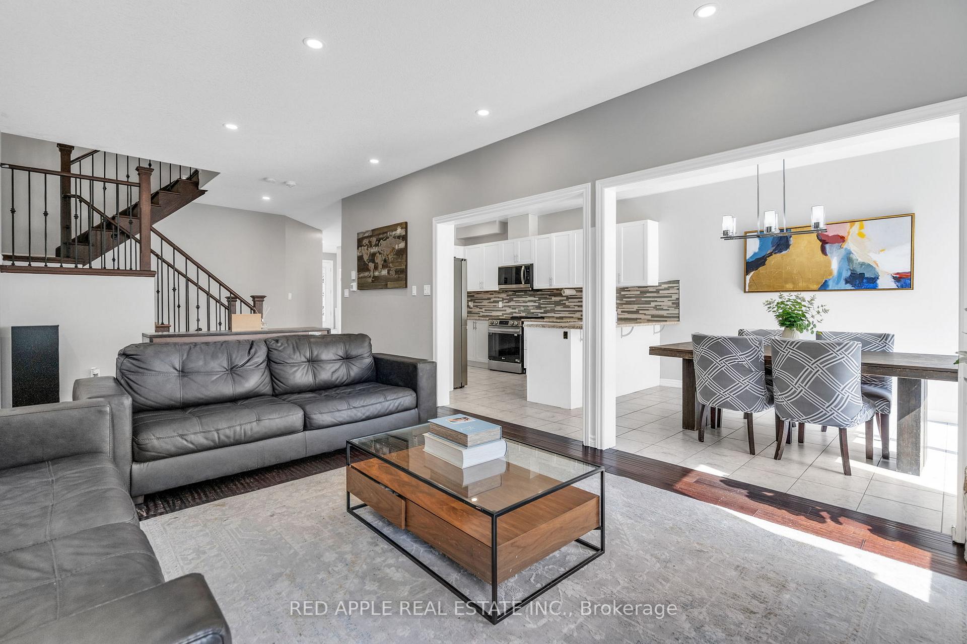 Photo 10 of 21 Holt Drive, New Tecumseth, Alliston — HOMEH