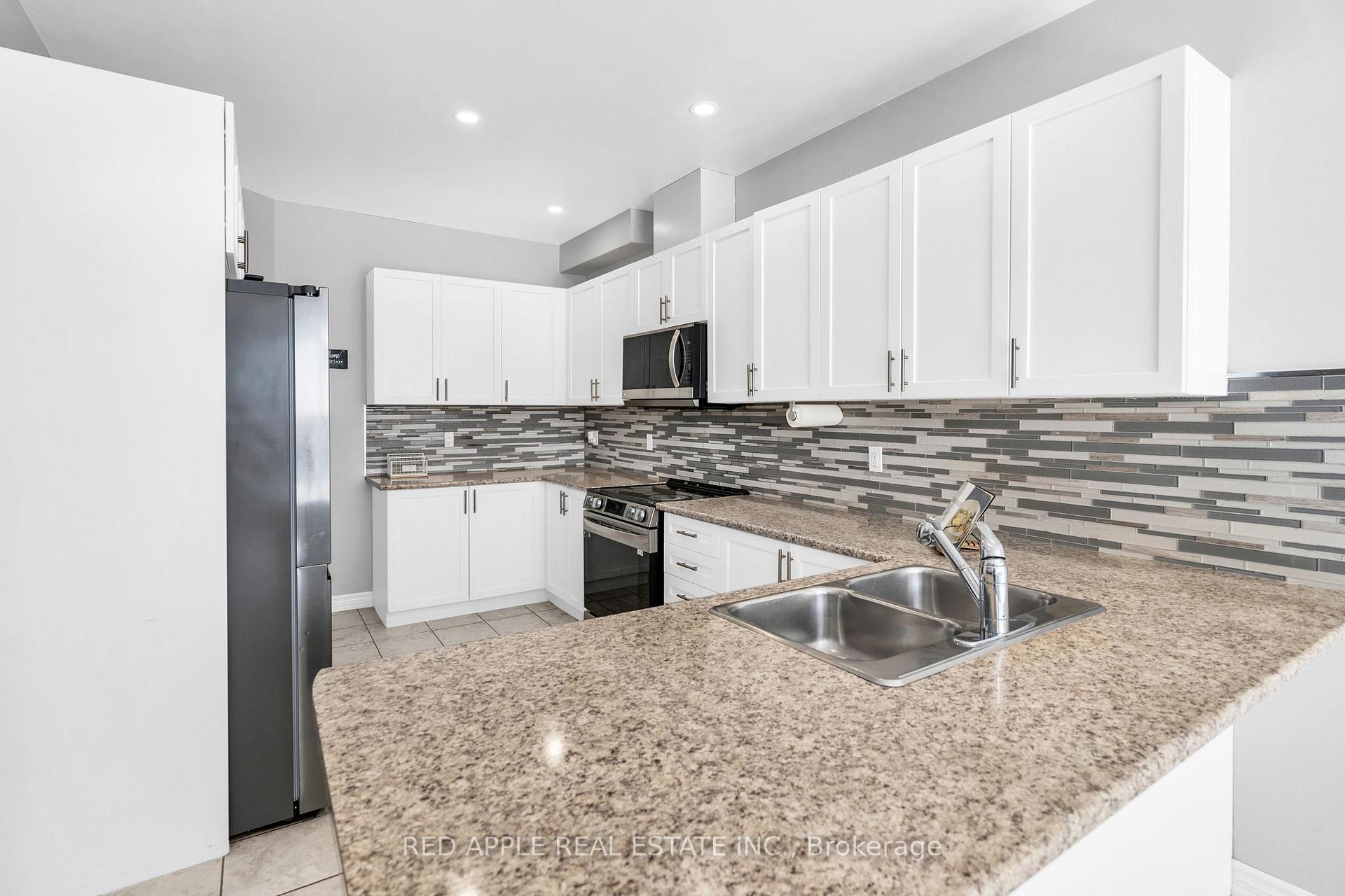 Photo 23 of 21 Holt Drive, New Tecumseth, Alliston — HOMEH