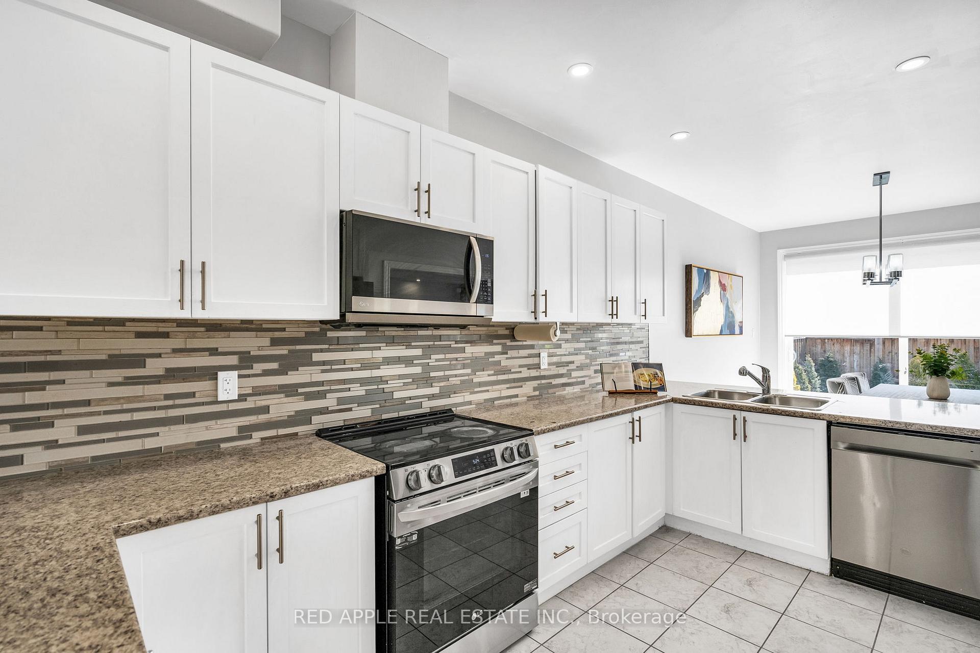 Photo 15 of 21 Holt Drive, New Tecumseth, Alliston — HOMEH