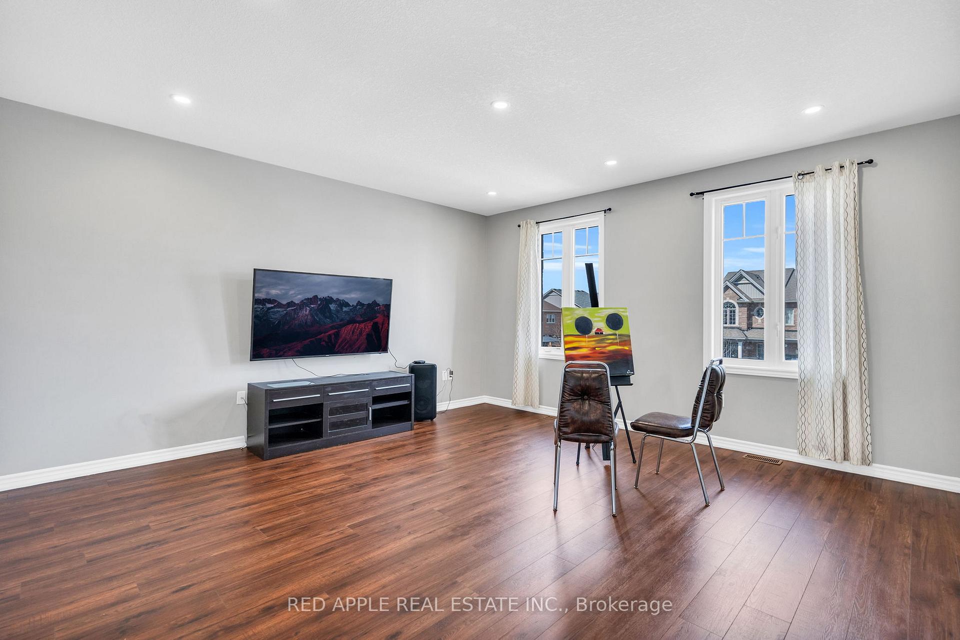 Photo 46 of 21 Holt Drive, New Tecumseth, Alliston — HOMEH