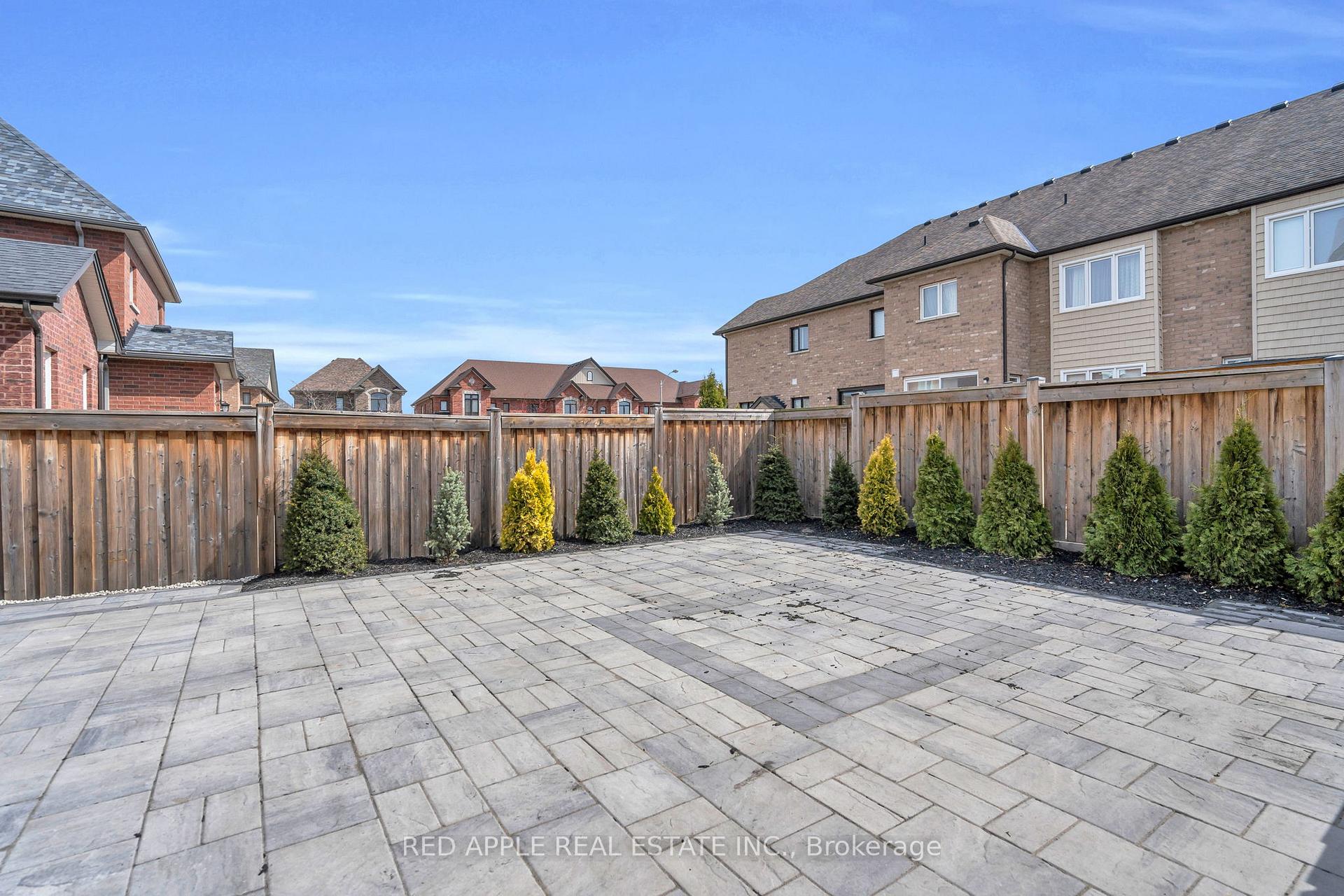 Photo 36 of 21 Holt Drive, New Tecumseth, Alliston — HOMEH
