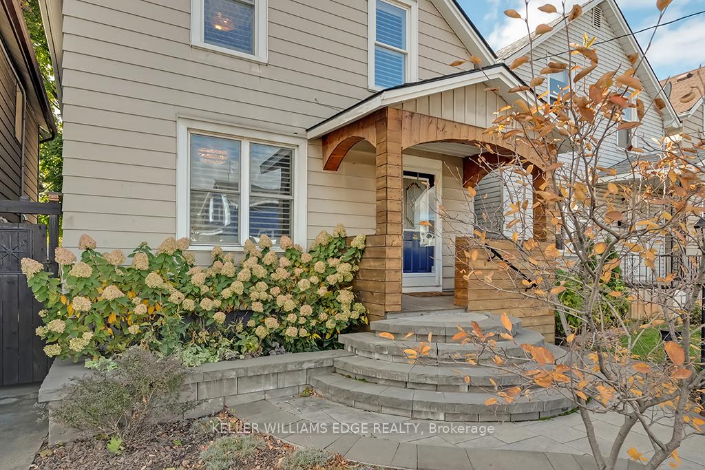Photo 2 of 28 Roxborough Avenue, Hamilton, Crown Point — HOMEH
