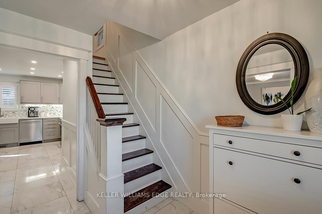 Photo 7 of 28 Roxborough Avenue, Hamilton, Crown Point — HOMEH