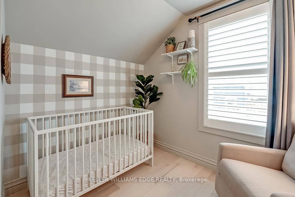 Photo 26 of 28 Roxborough Avenue, Hamilton, Crown Point — HOMEH