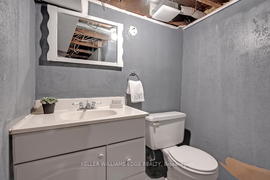 Photo 24 of 28 Roxborough Avenue, Hamilton, Crown Point — HOMEH