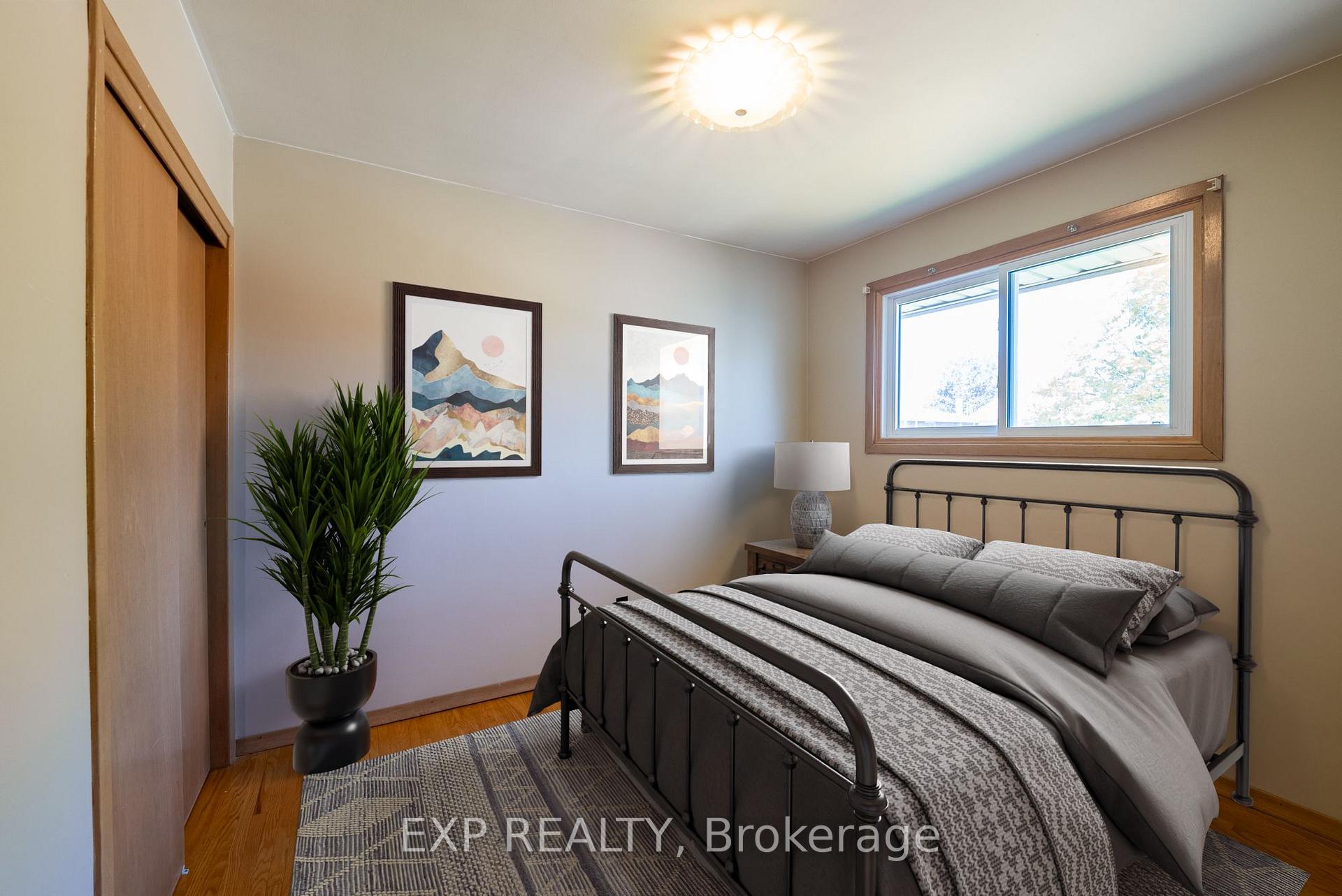 Photo 24 of 402 Kerman Avenue, Grimsby, Grimsby Beach — HOMEH