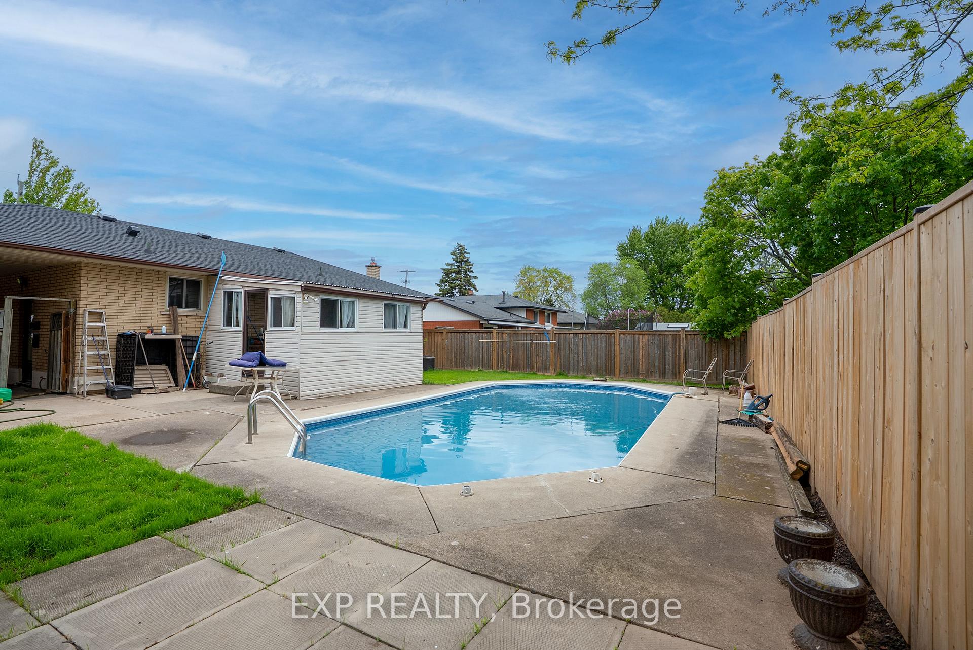 Photo 40 of 402 Kerman Avenue, Grimsby, Grimsby Beach — HOMEH