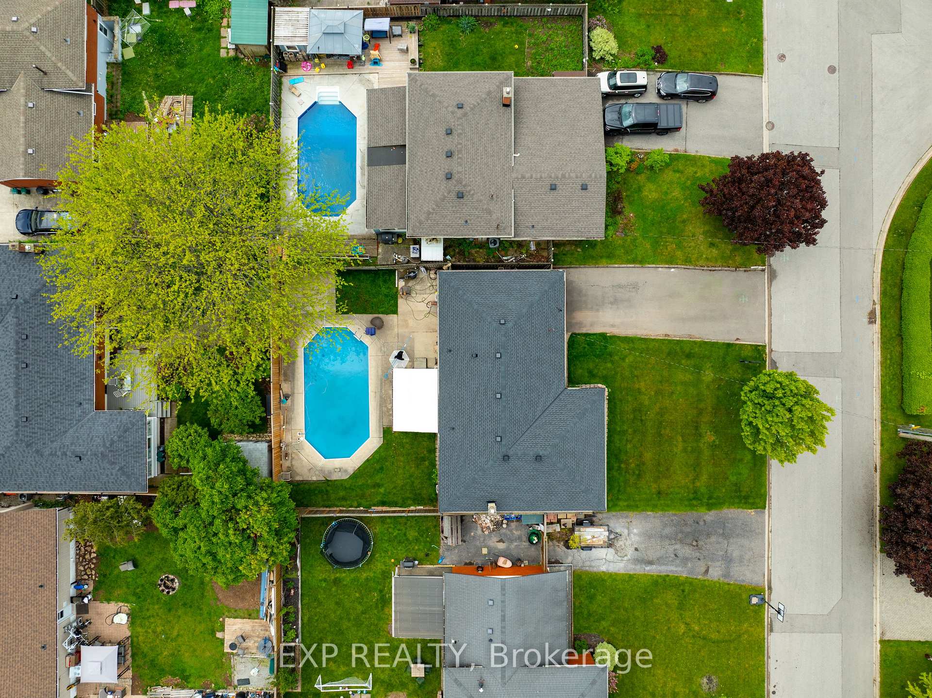 Photo 48 of 402 Kerman Avenue, Grimsby, Grimsby Beach — HOMEH
