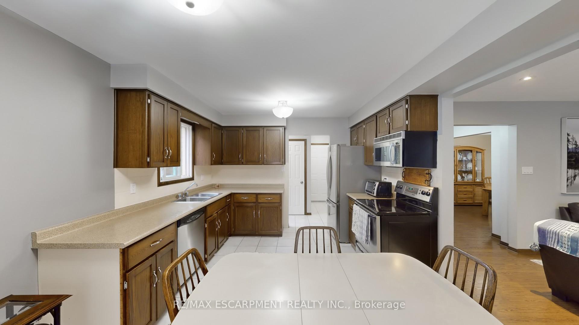 Photo 22 of 6 Princip Street, Hamilton, Randall — HOMEH