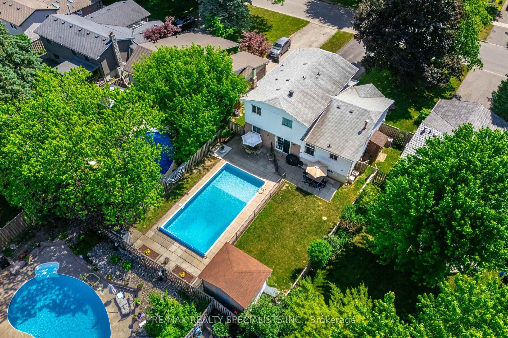 Front of 325 Kingsview Drive