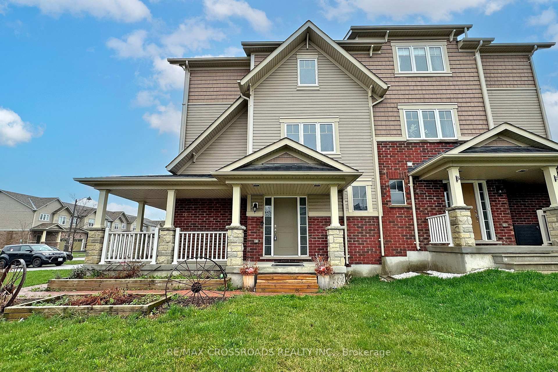 Photo 5 of 56 Artania Street, Oshawa, Windfields — HOMEH