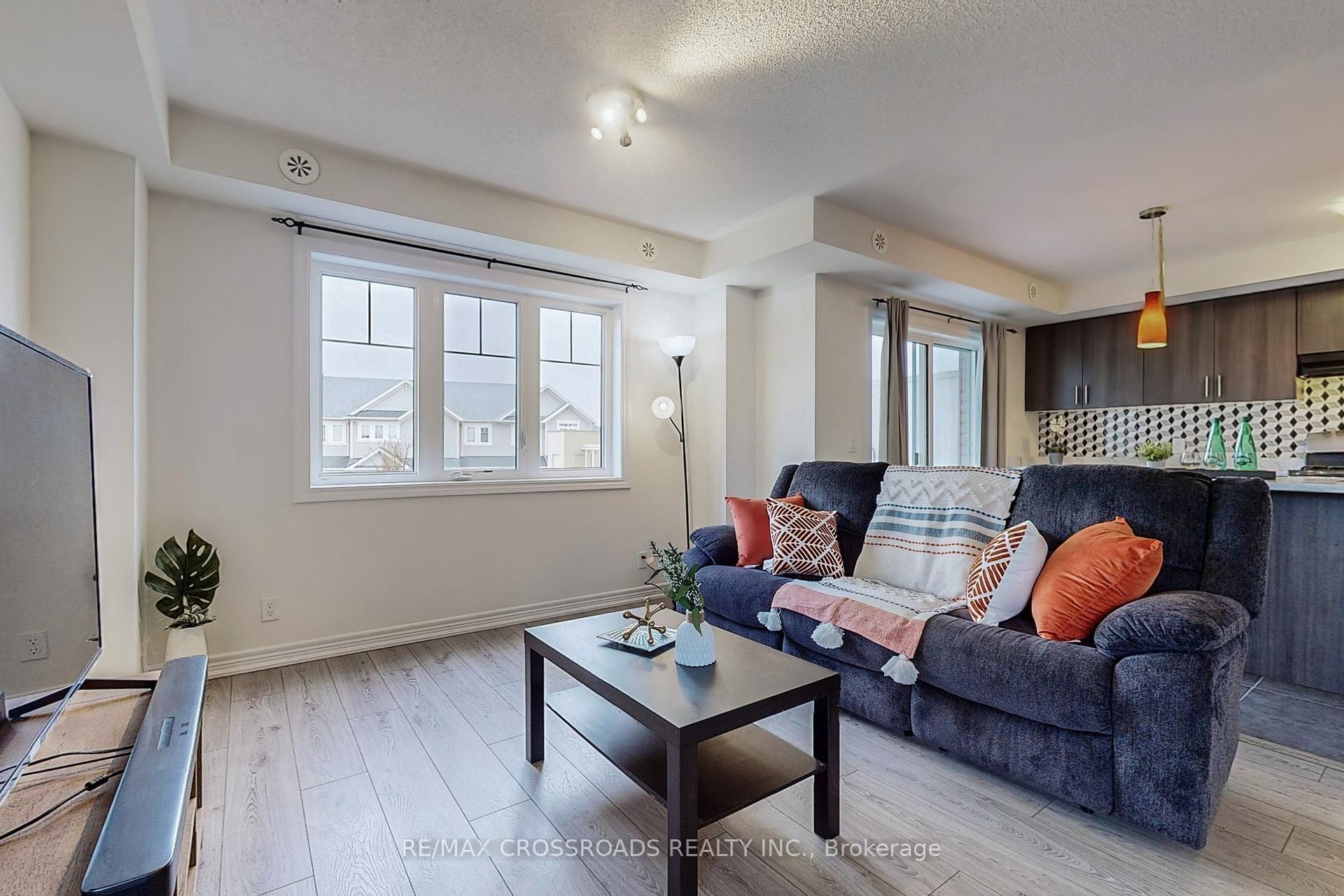 Photo 3 of 56 Artania Street, Oshawa, Windfields — HOMEH