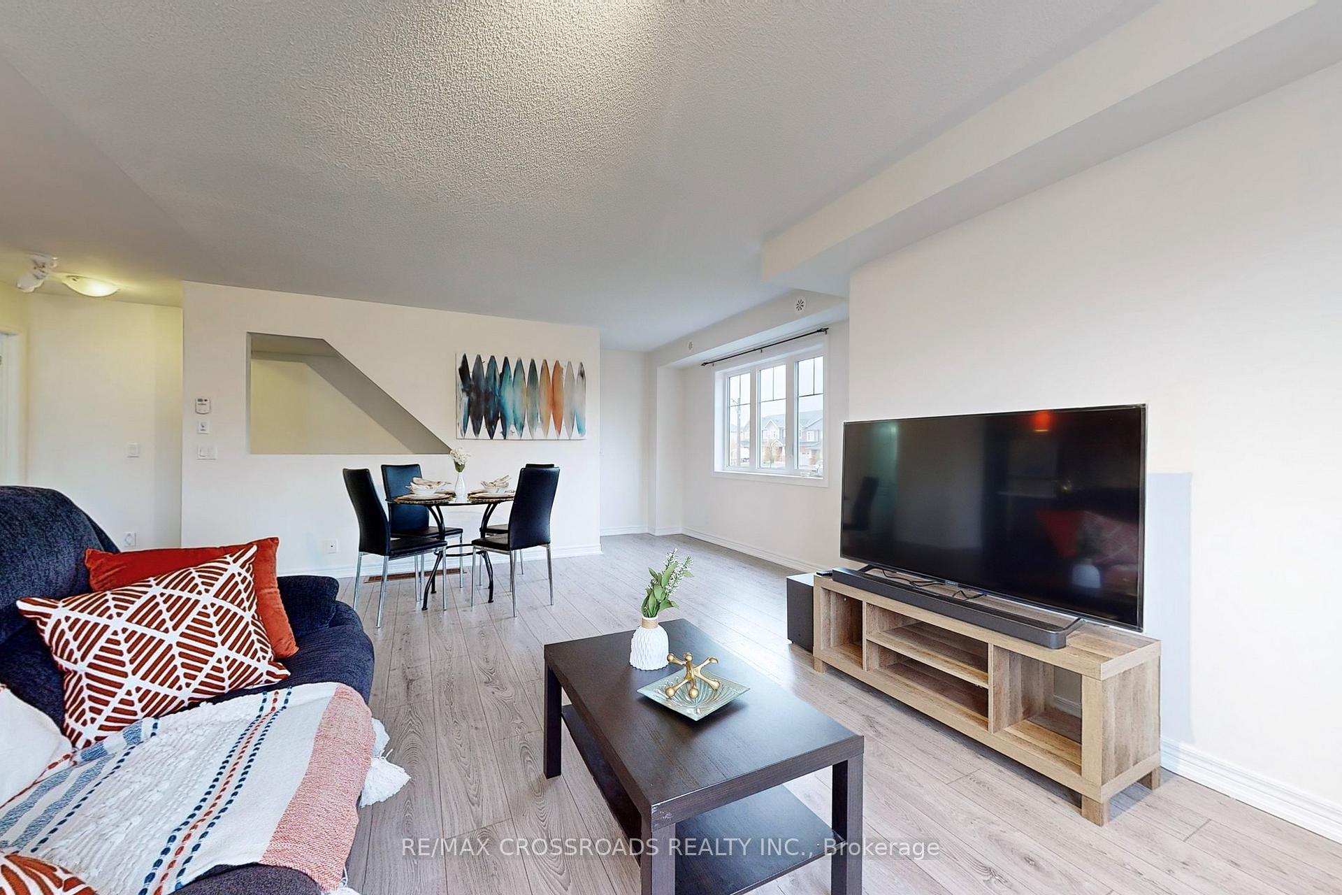 Photo 13 of 56 Artania Street, Oshawa, Windfields — HOMEH