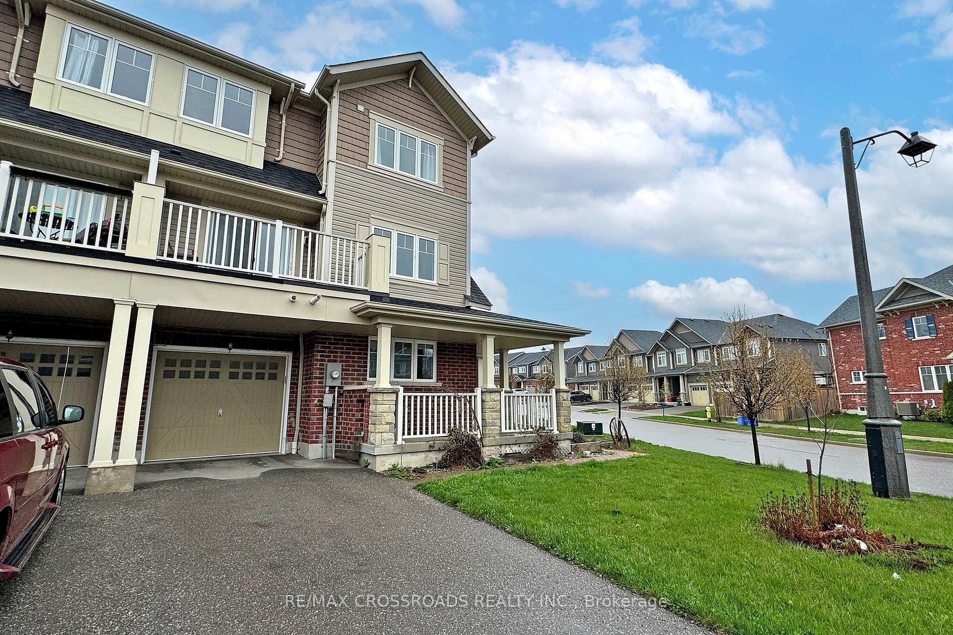 Photo 40 of 56 Artania Street, Oshawa, Windfields — HOMEH