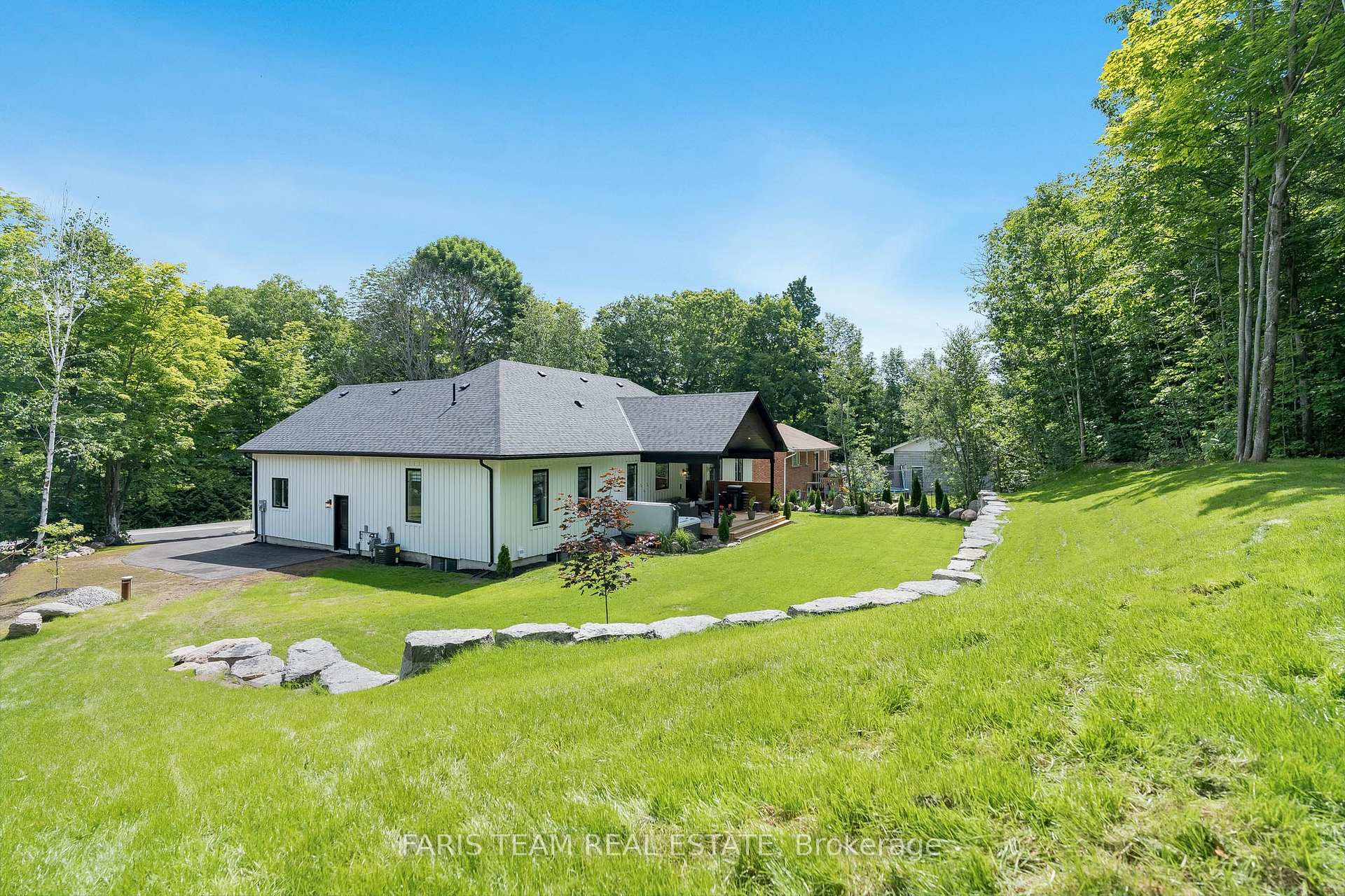 Photo 38 of 1532 Champlain Road, Tiny, Rural Tiny — HOMEH