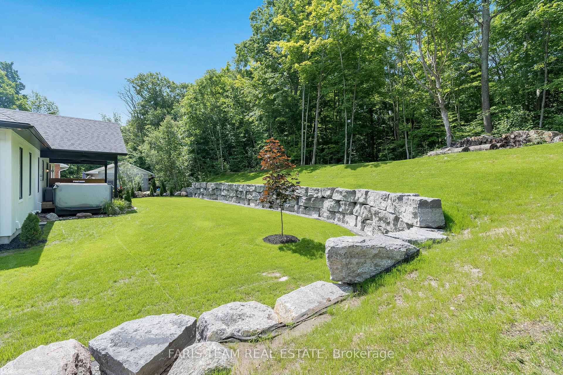Photo 32 of 1532 Champlain Road, Tiny, Rural Tiny — HOMEH