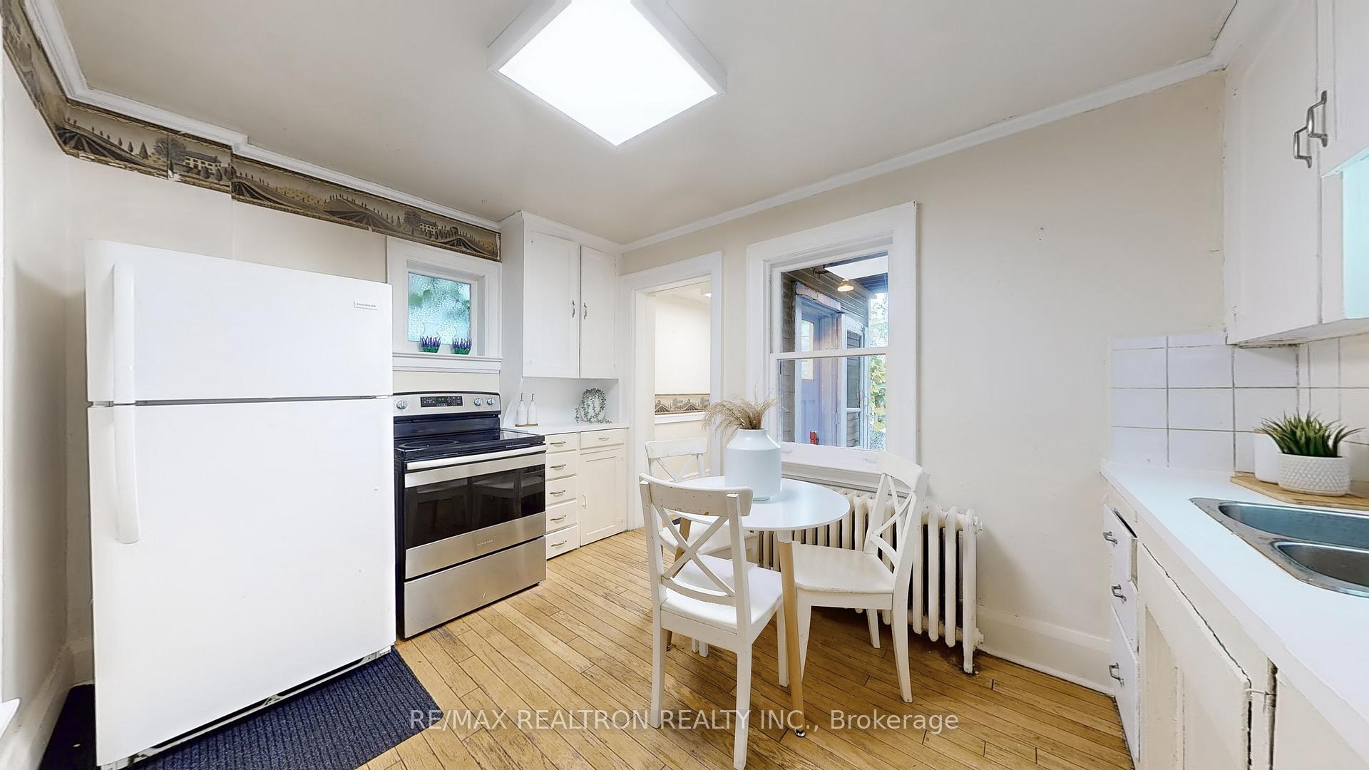 Photo 6 of 38 Leroy Avenue, Toronto, Danforth Village-East York — HOMEH
