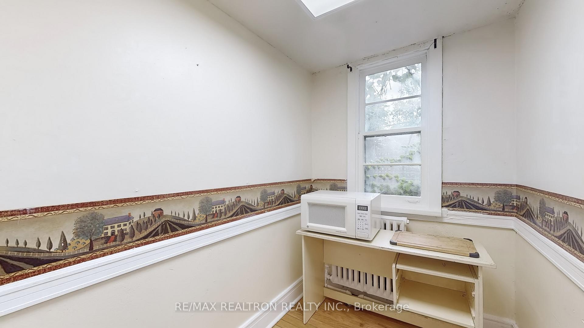 Photo 11 of 38 Leroy Avenue, Toronto, Danforth Village-East York — HOMEH