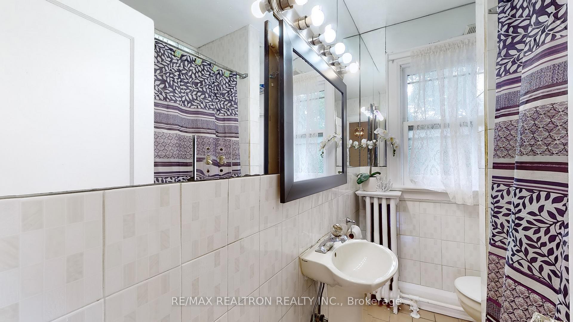 Photo 15 of 38 Leroy Avenue, Toronto, Danforth Village-East York — HOMEH