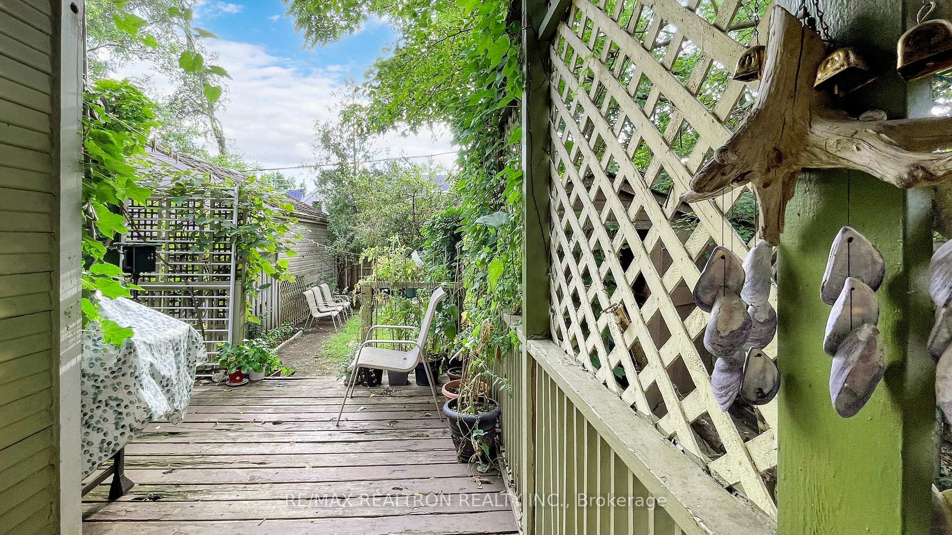 Photo 19 of 38 Leroy Avenue, Toronto, Danforth Village-East York — HOMEH