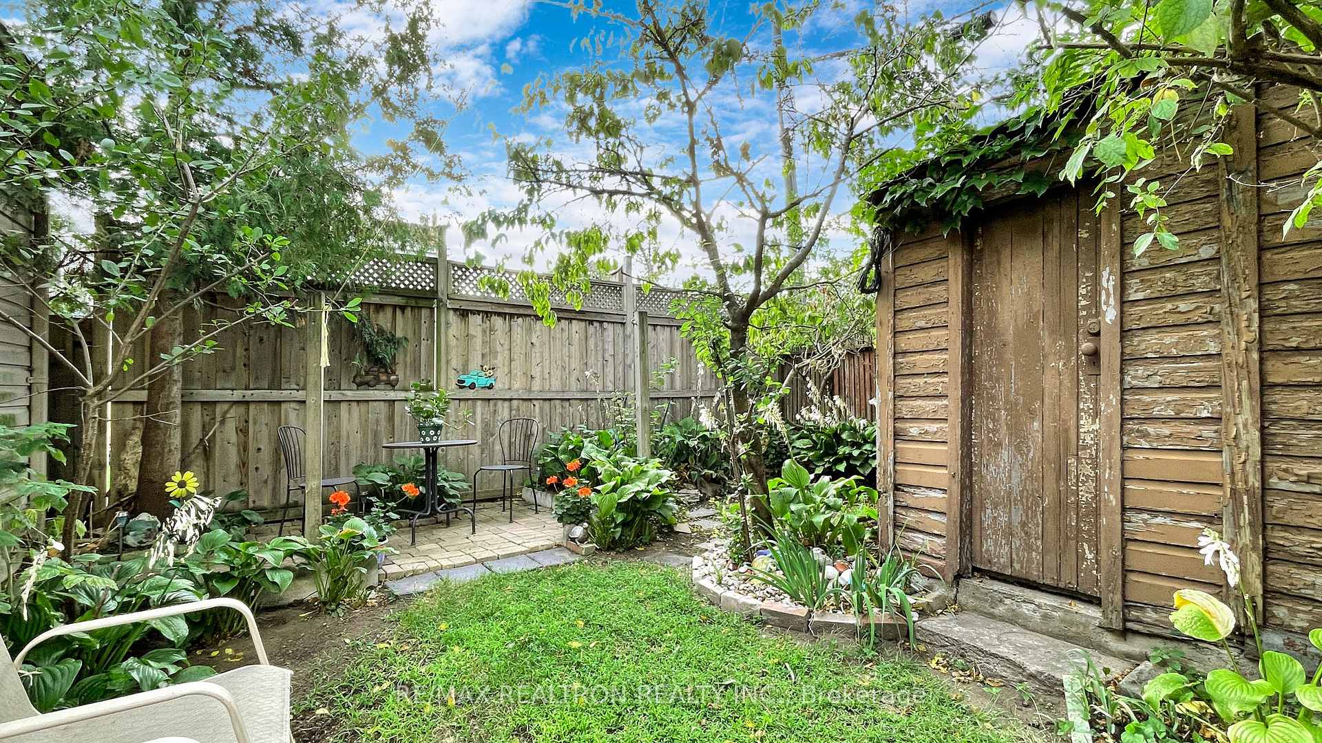 Photo 22 of 38 Leroy Avenue, Toronto, Danforth Village-East York — HOMEH