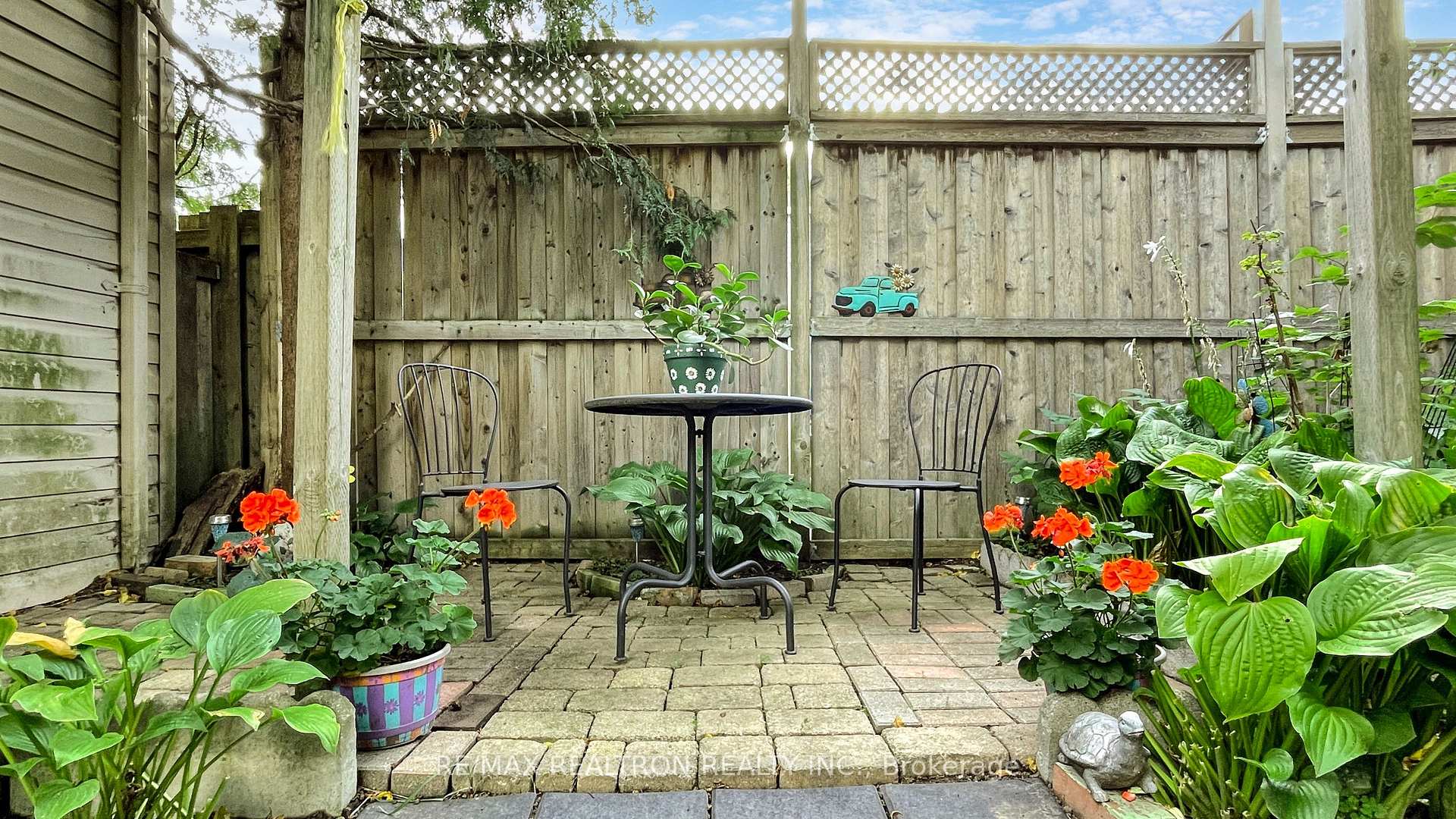 Photo 20 of 38 Leroy Avenue, Toronto, Danforth Village-East York — HOMEH