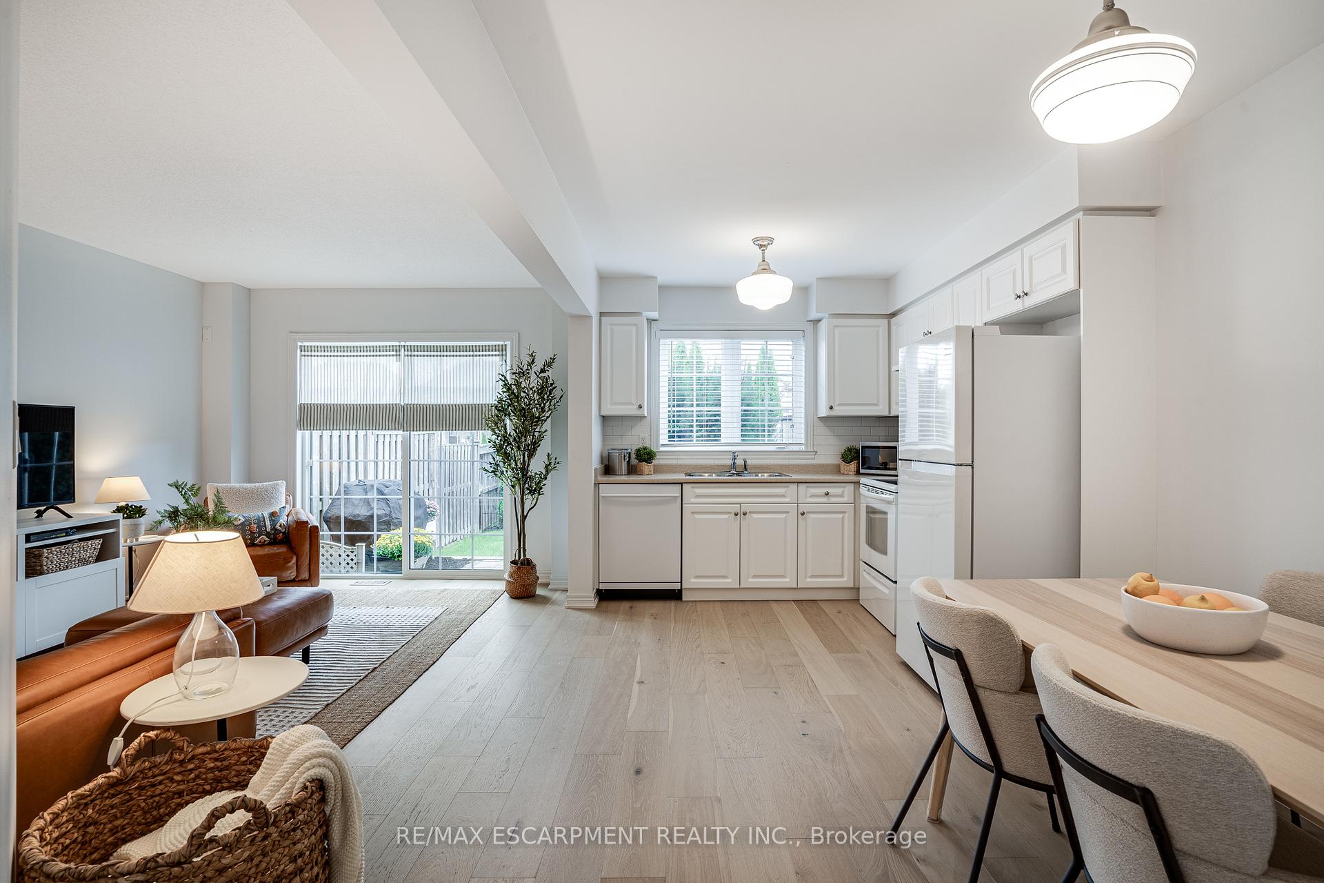 Photo 6 of Unit 58, 222 Fall Fair Way, Hamilton, Binbrook — HOMEH
