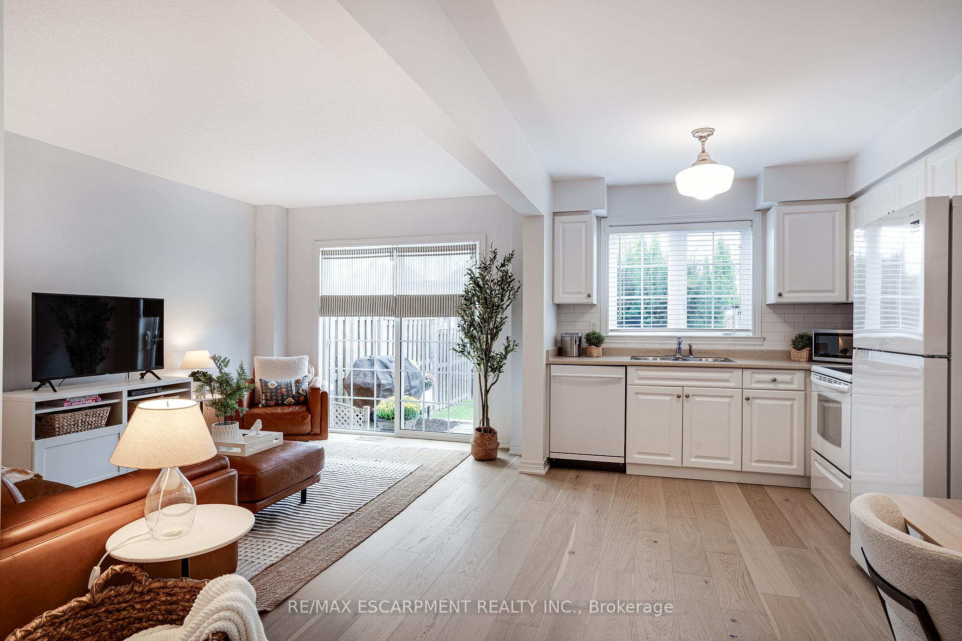 Photo 4 of Unit 58, 222 Fall Fair Way, Hamilton, Binbrook — HOMEH