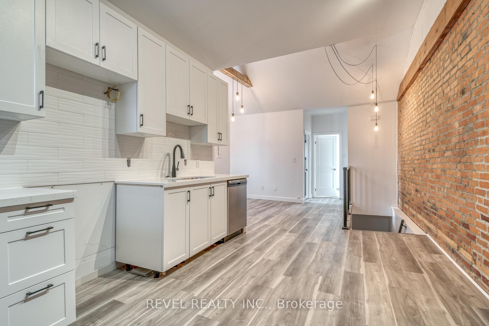 Photo 11 of 27 Grove Street, Hamilton, Corktown — HOMEH