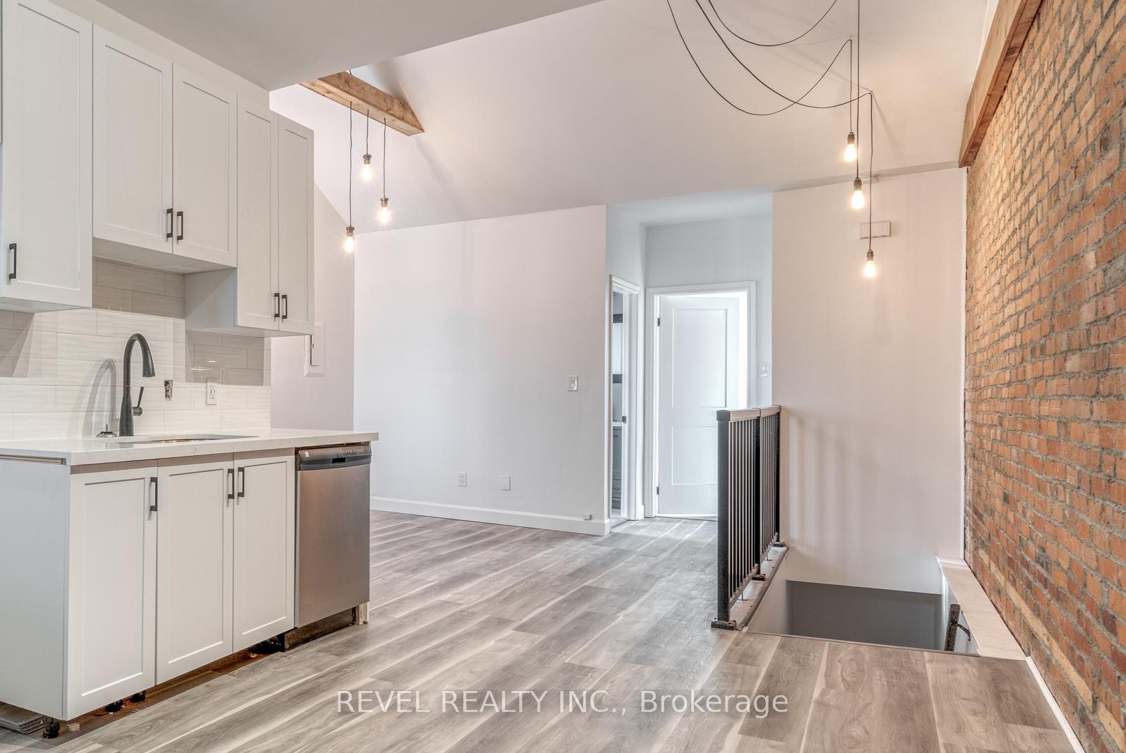 Photo 15 of 27 Grove Street, Hamilton, Corktown — HOMEH