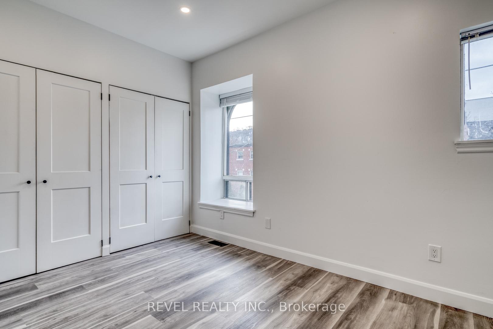 Photo 7 of 27 Grove Street, Hamilton, Corktown — HOMEH
