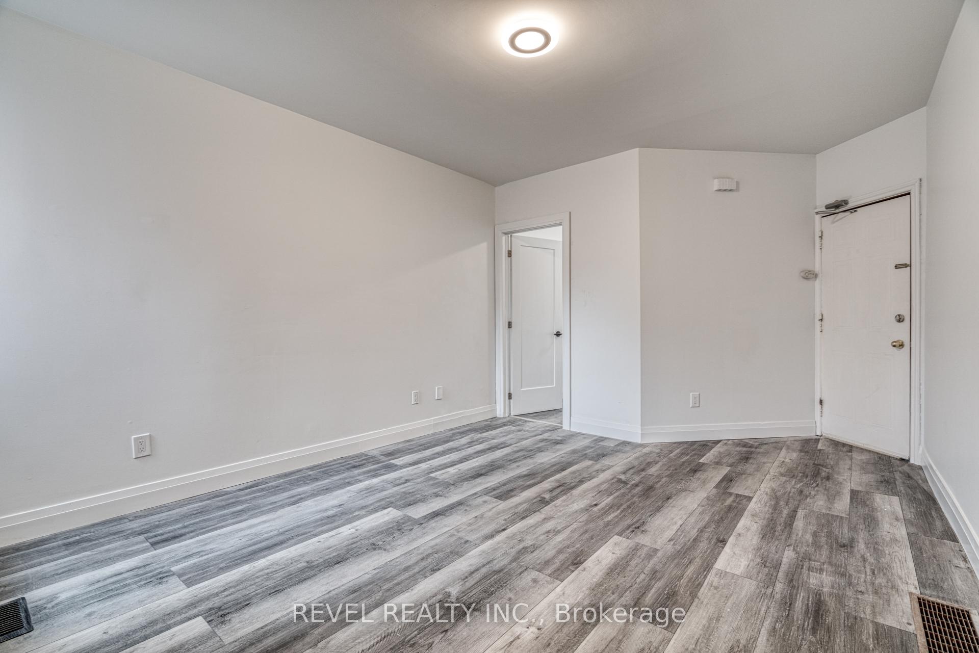 Photo 25 of 27 Grove Street, Hamilton, Corktown — HOMEH