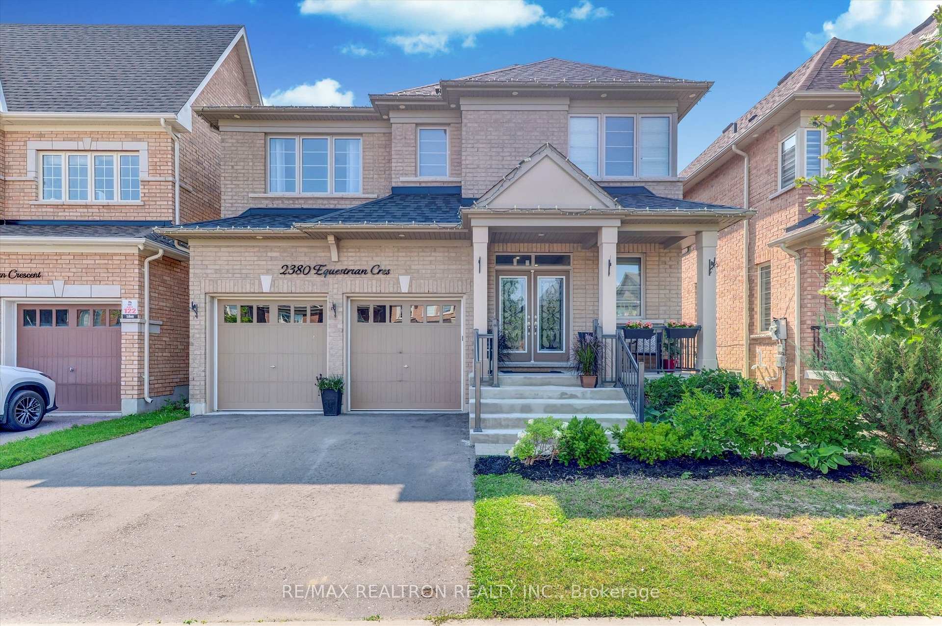 Front of 2380 Equestrian Crescent